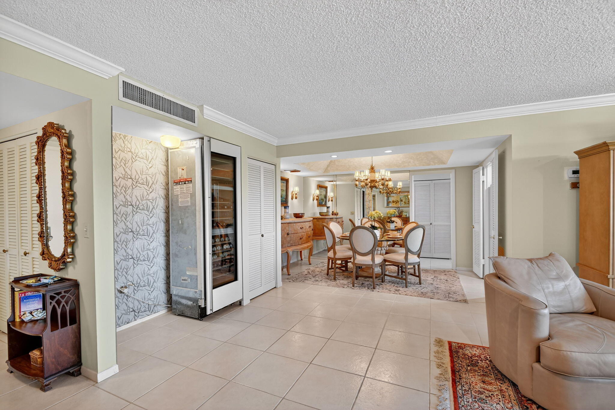 MAYFAIR HOUSE CONDO - Residential Lease