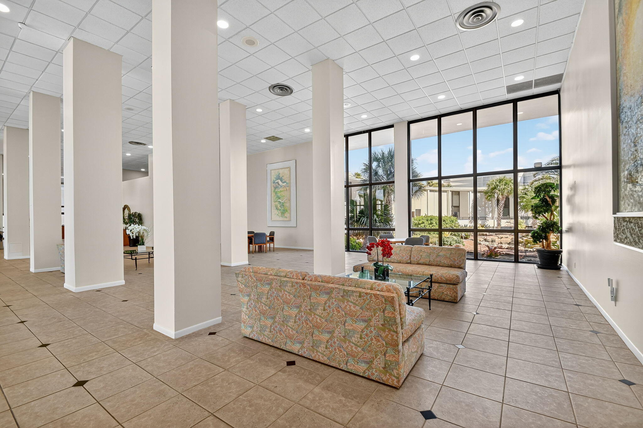 MAYFAIR HOUSE CONDO - Residential Lease