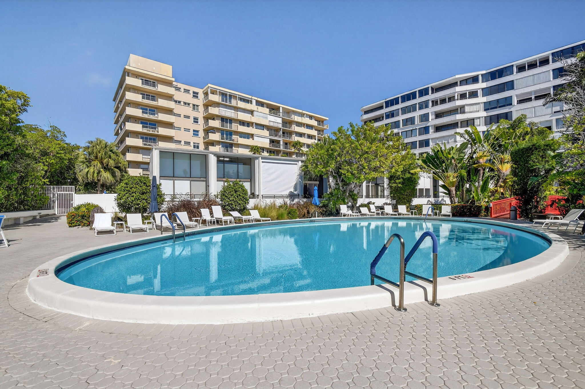 MAYFAIR HOUSE CONDO - Residential Lease