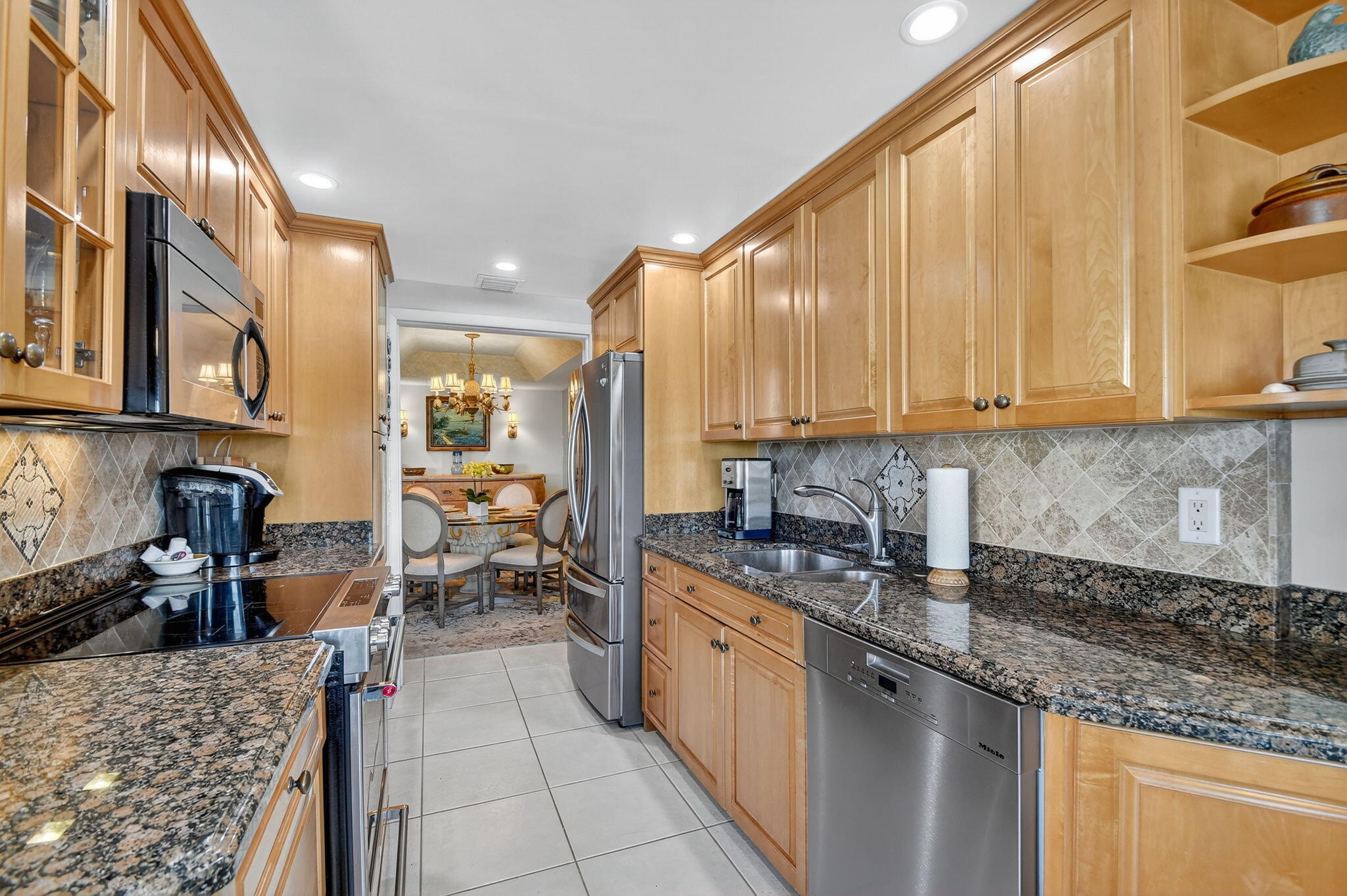 MAYFAIR HOUSE CONDO - Residential Lease