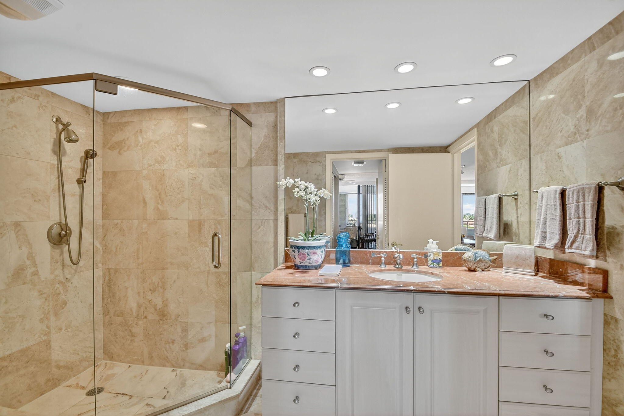 MAYFAIR HOUSE CONDO - Residential Lease