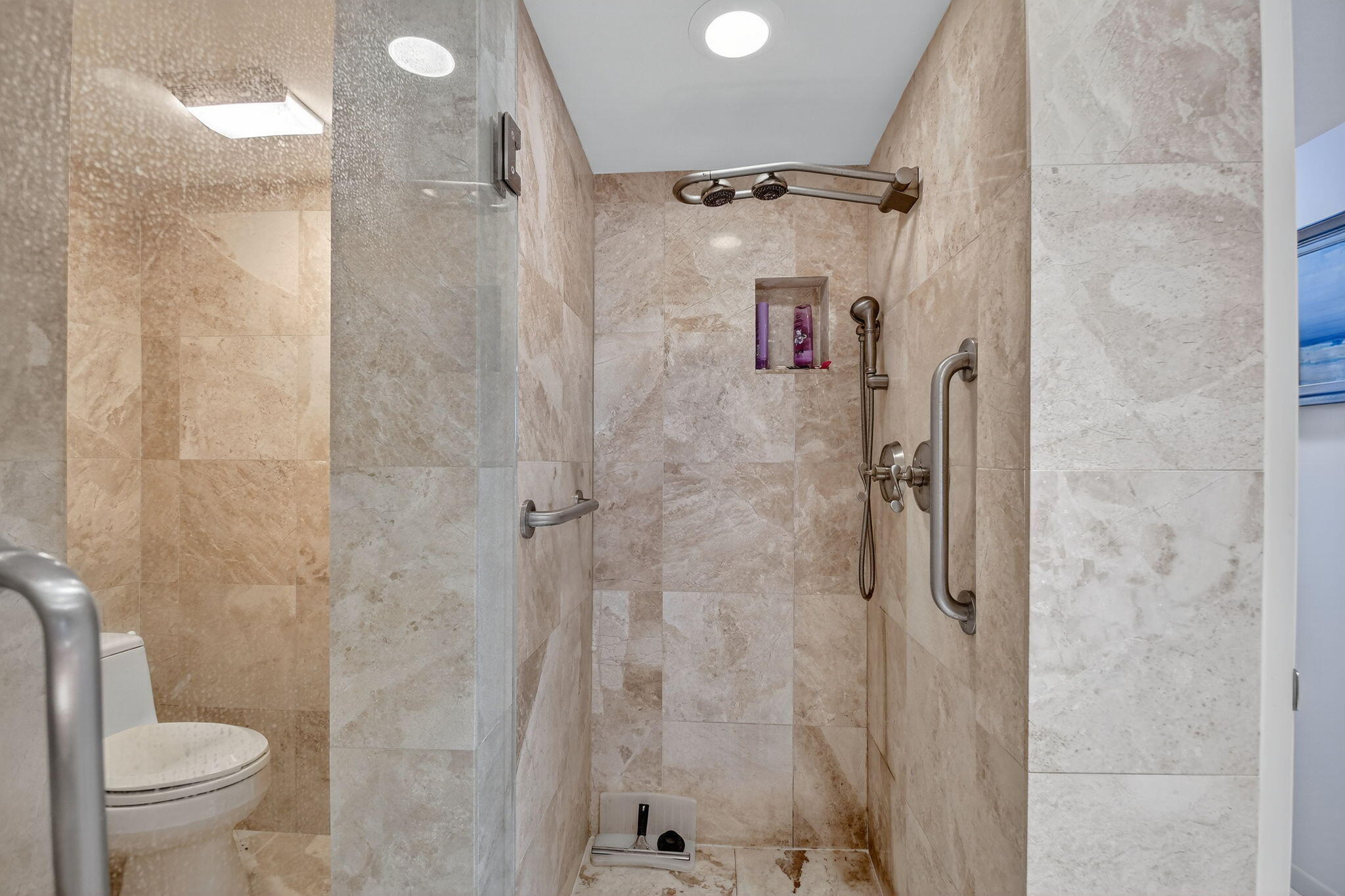 MAYFAIR HOUSE CONDO - Residential Lease