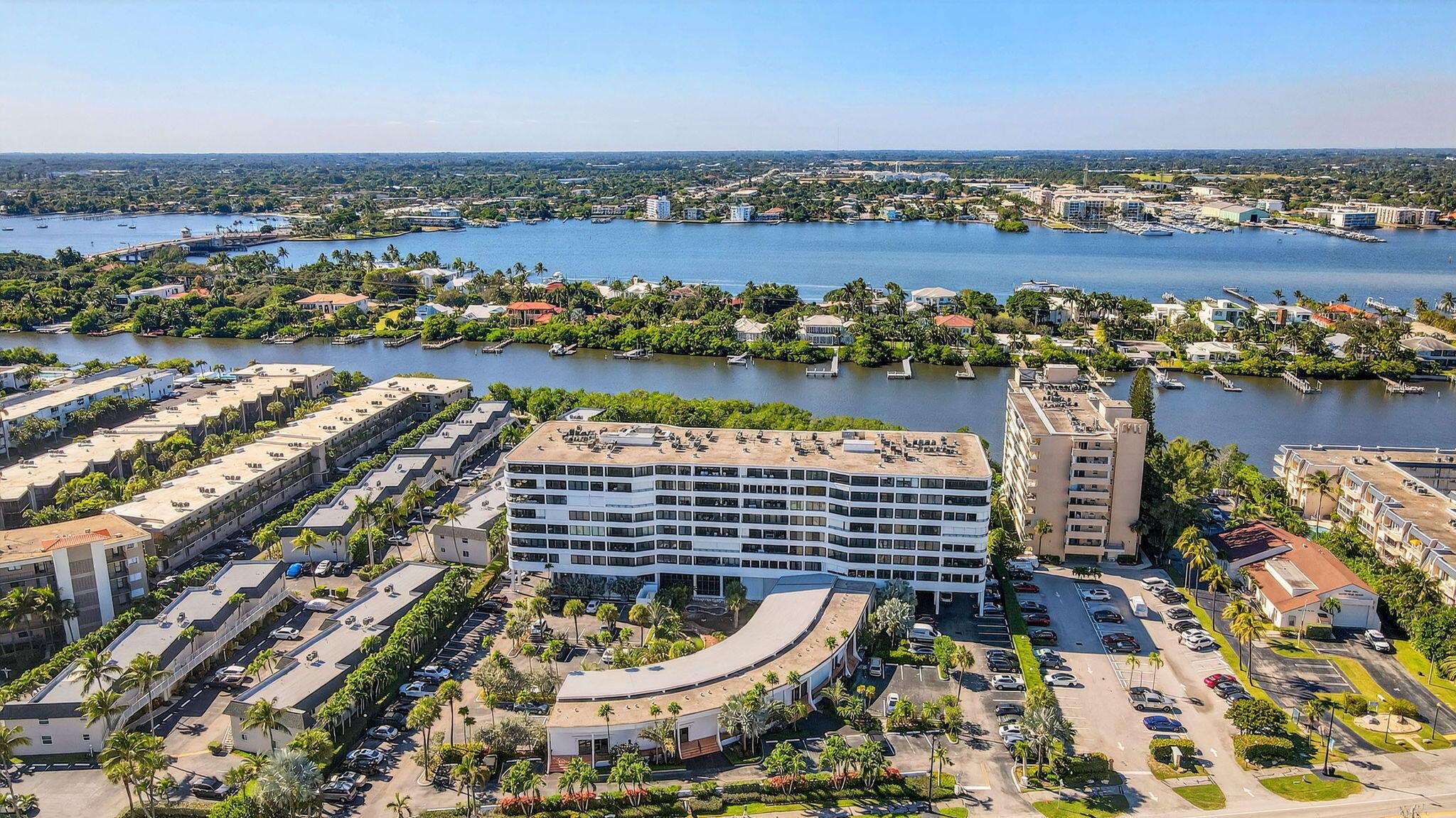 MAYFAIR HOUSE CONDO - Residential Lease
