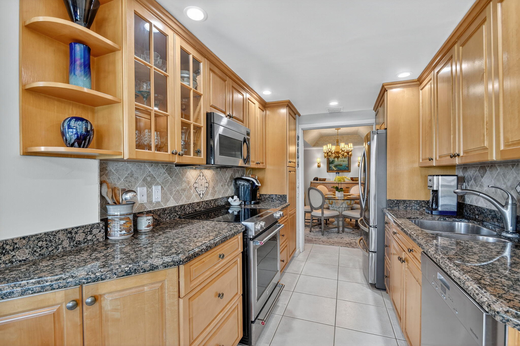 MAYFAIR HOUSE CONDO - Residential Lease