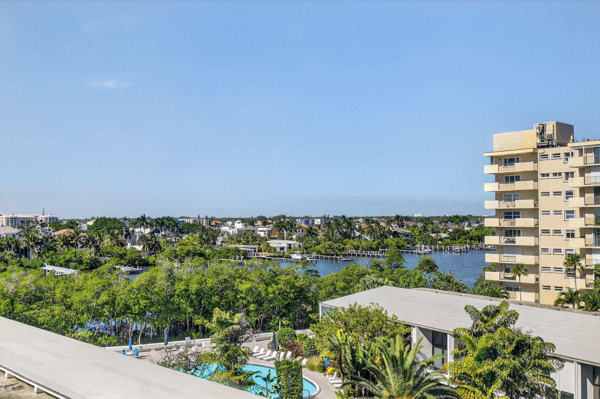MAYFAIR HOUSE CONDO - Residential Lease