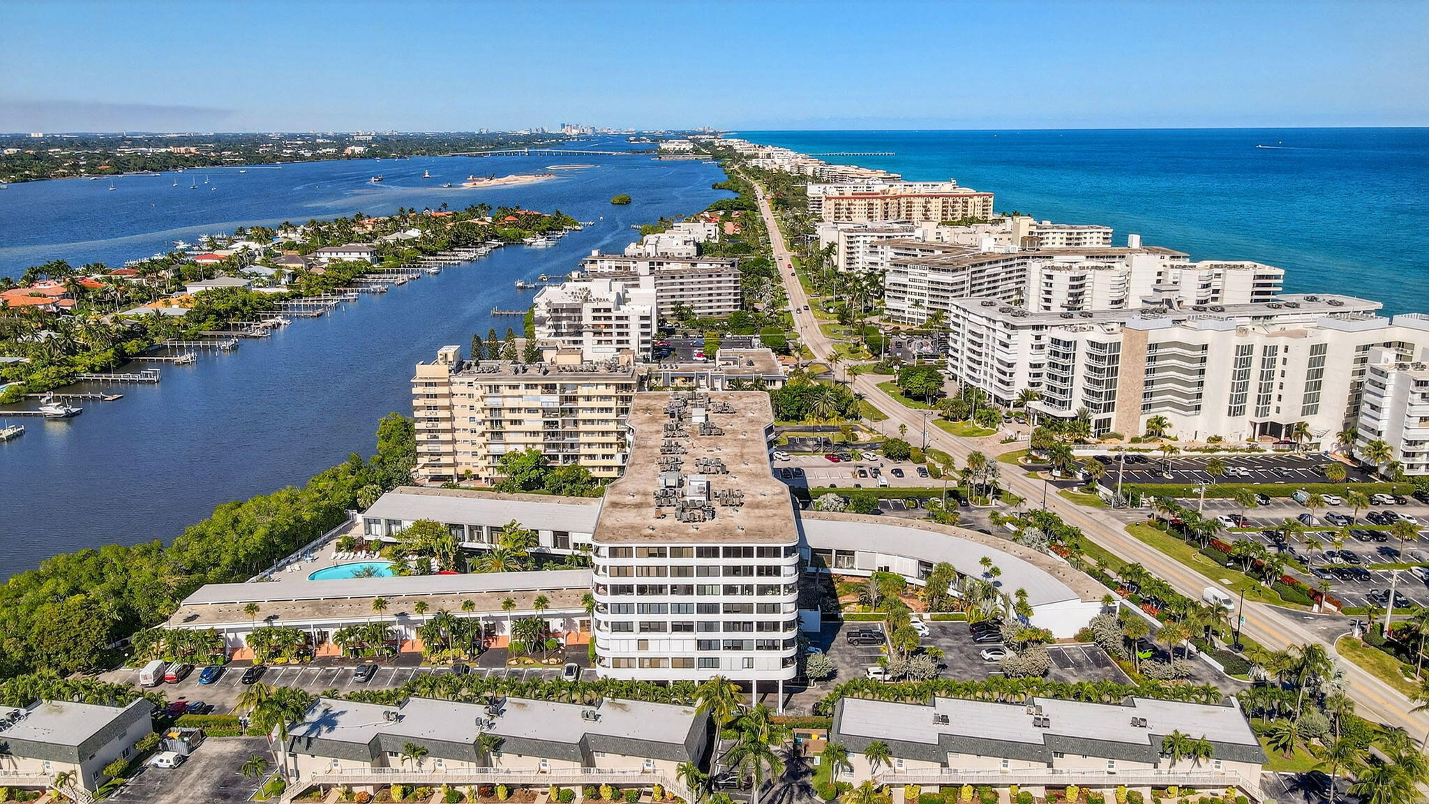 MAYFAIR HOUSE CONDO - Residential Lease