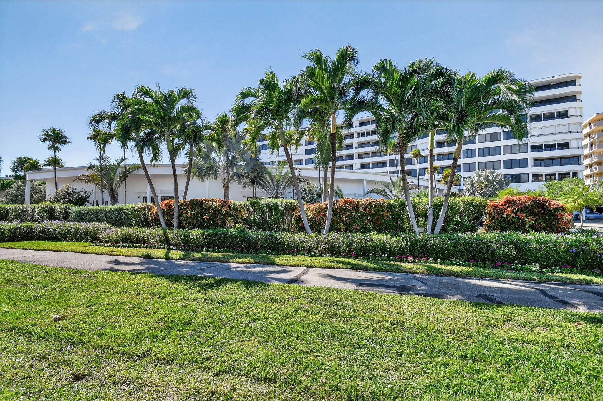MAYFAIR HOUSE CONDO - Residential Lease