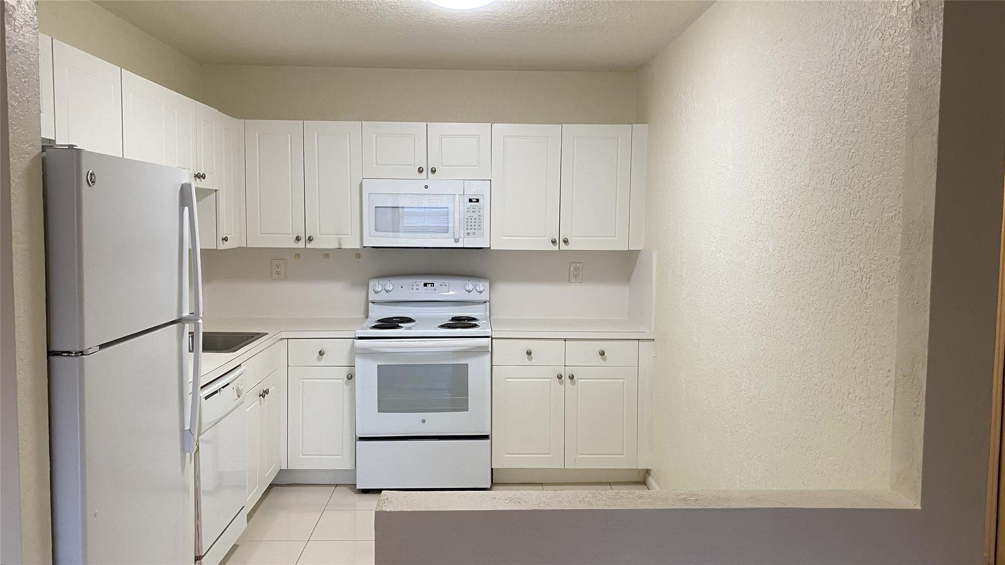 COCO CAY CONDO - Residential
