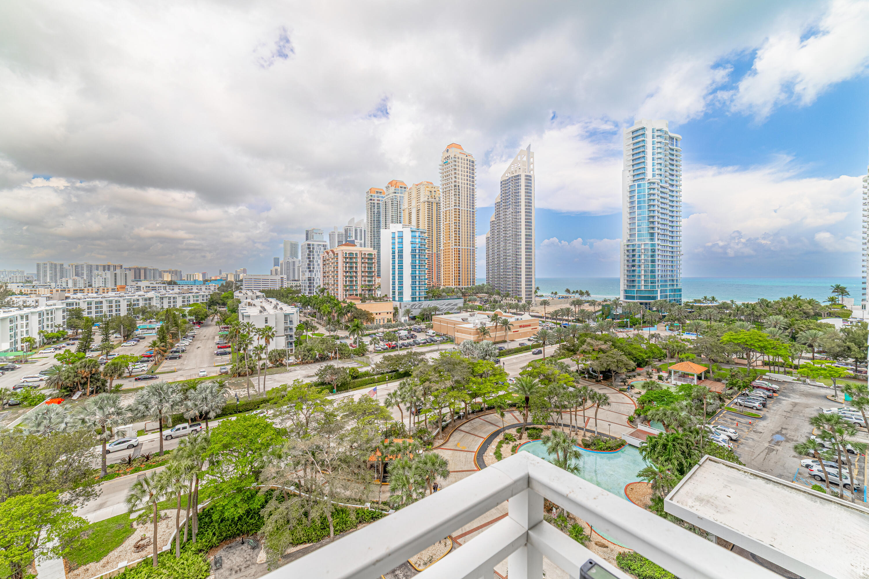 WINSTON TOWERS 600 CONDO - Residential