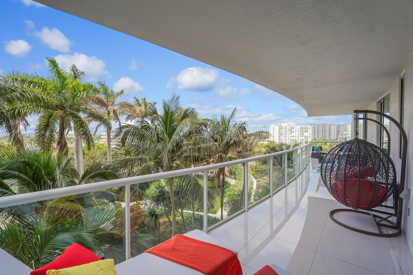 PLAZA AT OCEANSIDE (THE) CONDO - Residential