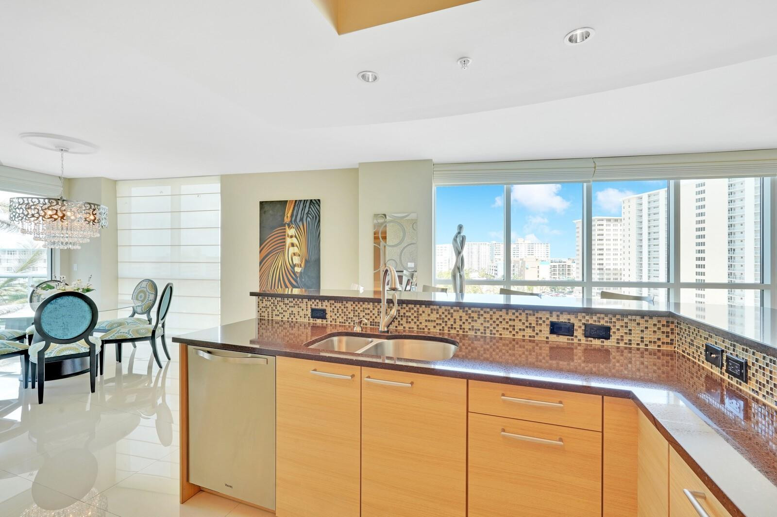 PLAZA AT OCEANSIDE (THE) CONDO - Residential