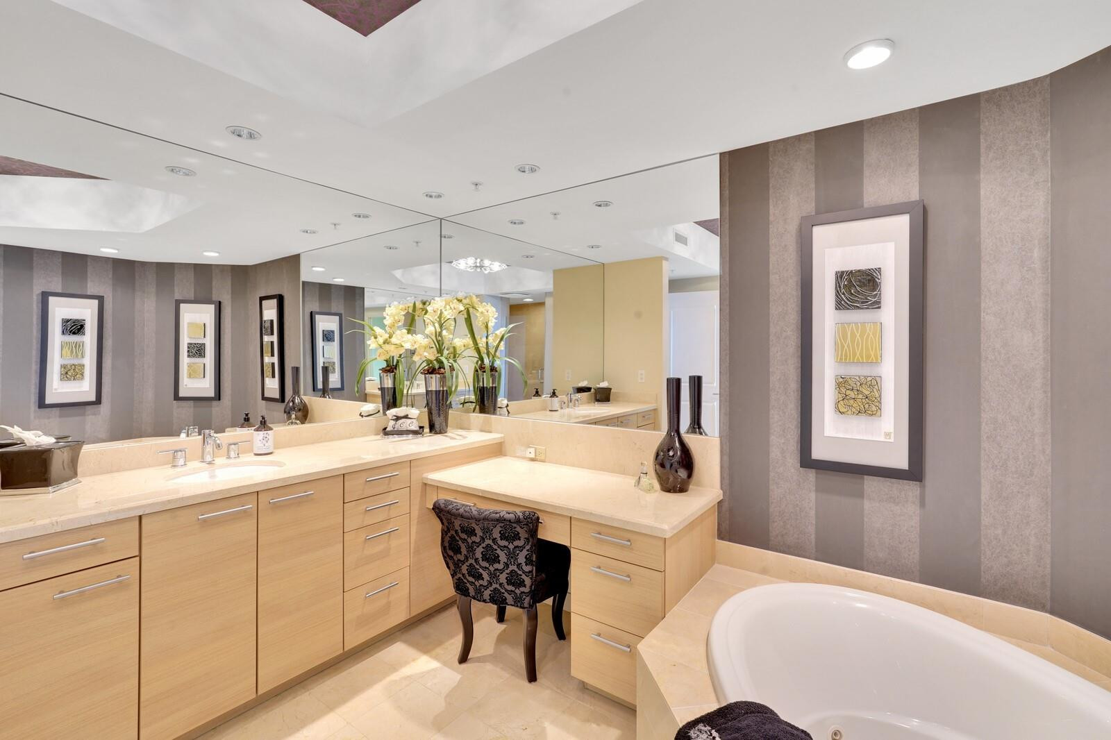 PLAZA AT OCEANSIDE (THE) CONDO - Residential