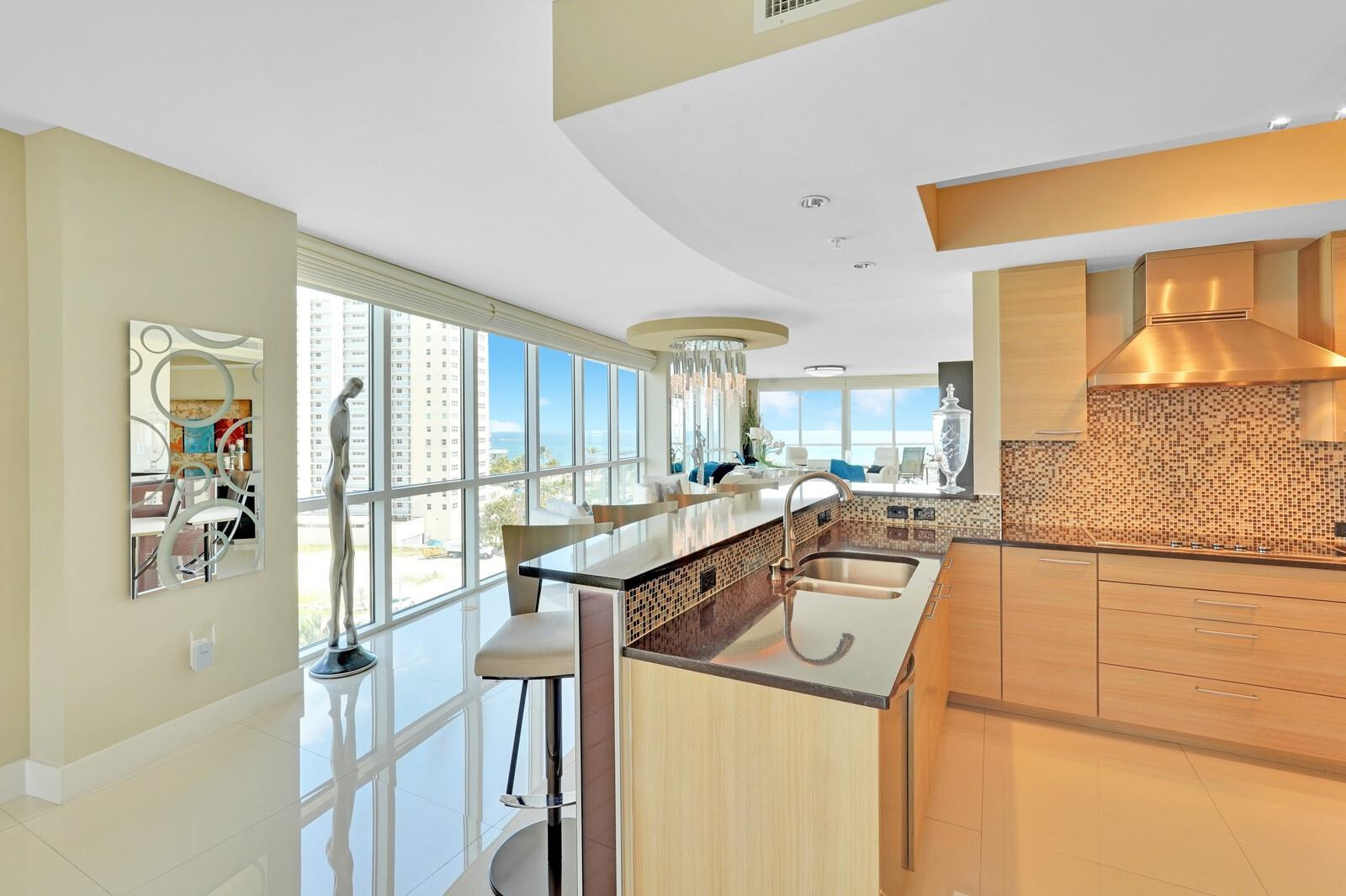 PLAZA AT OCEANSIDE (THE) CONDO - Residential