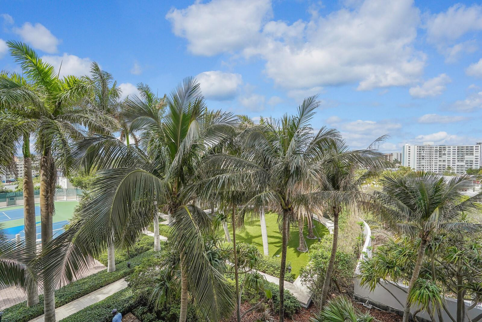 PLAZA AT OCEANSIDE (THE) CONDO - Residential