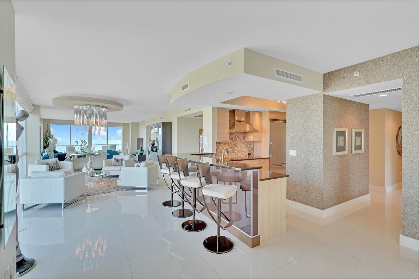 PLAZA AT OCEANSIDE (THE) CONDO - Residential