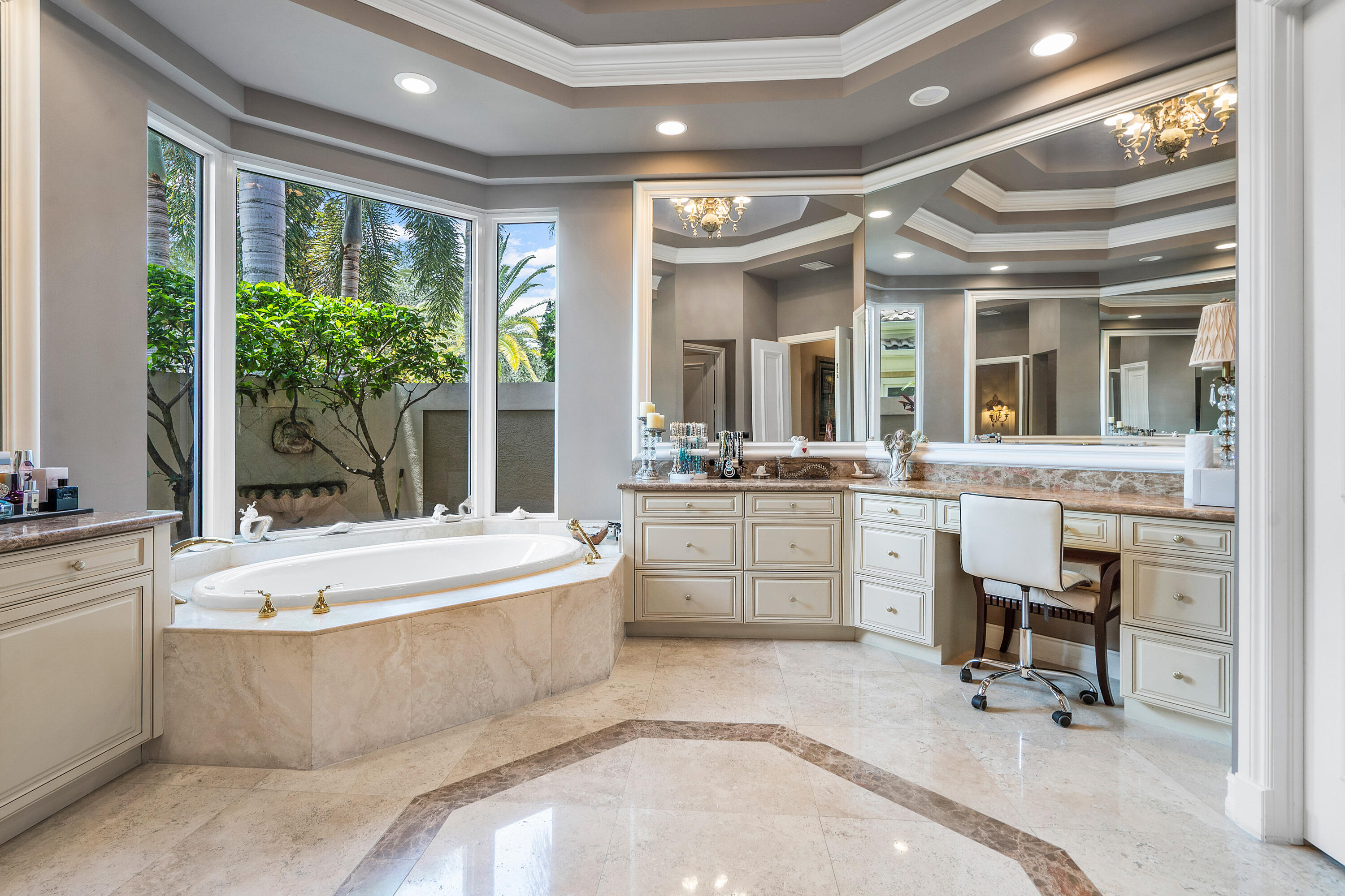 HARBOUR ISLES - Residential