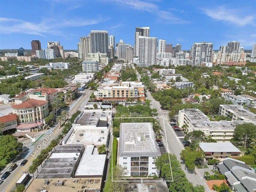 Las Olas Manor - Residential Lease