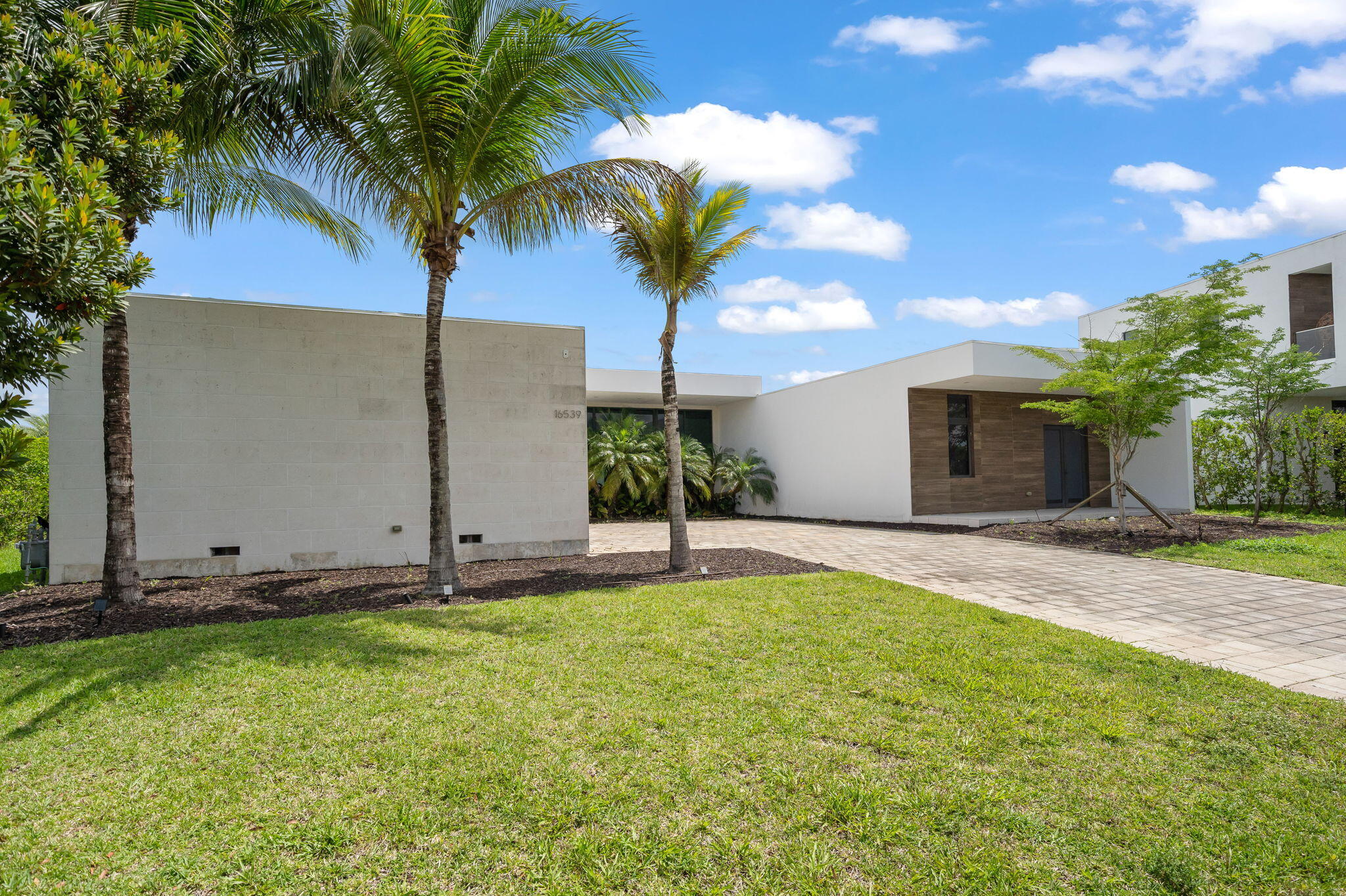 WESTON ESTATES - Residential