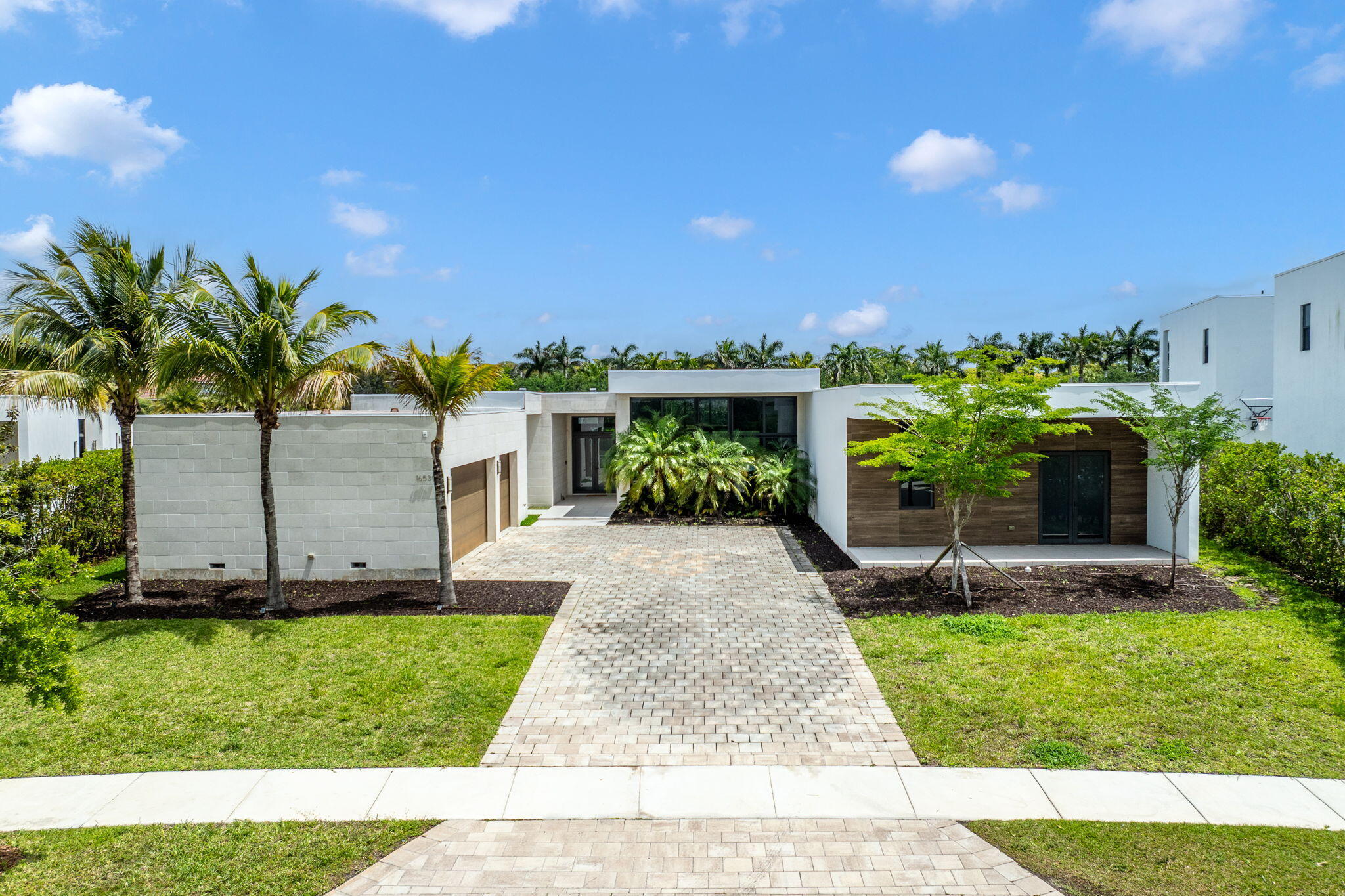 WESTON ESTATES - Residential