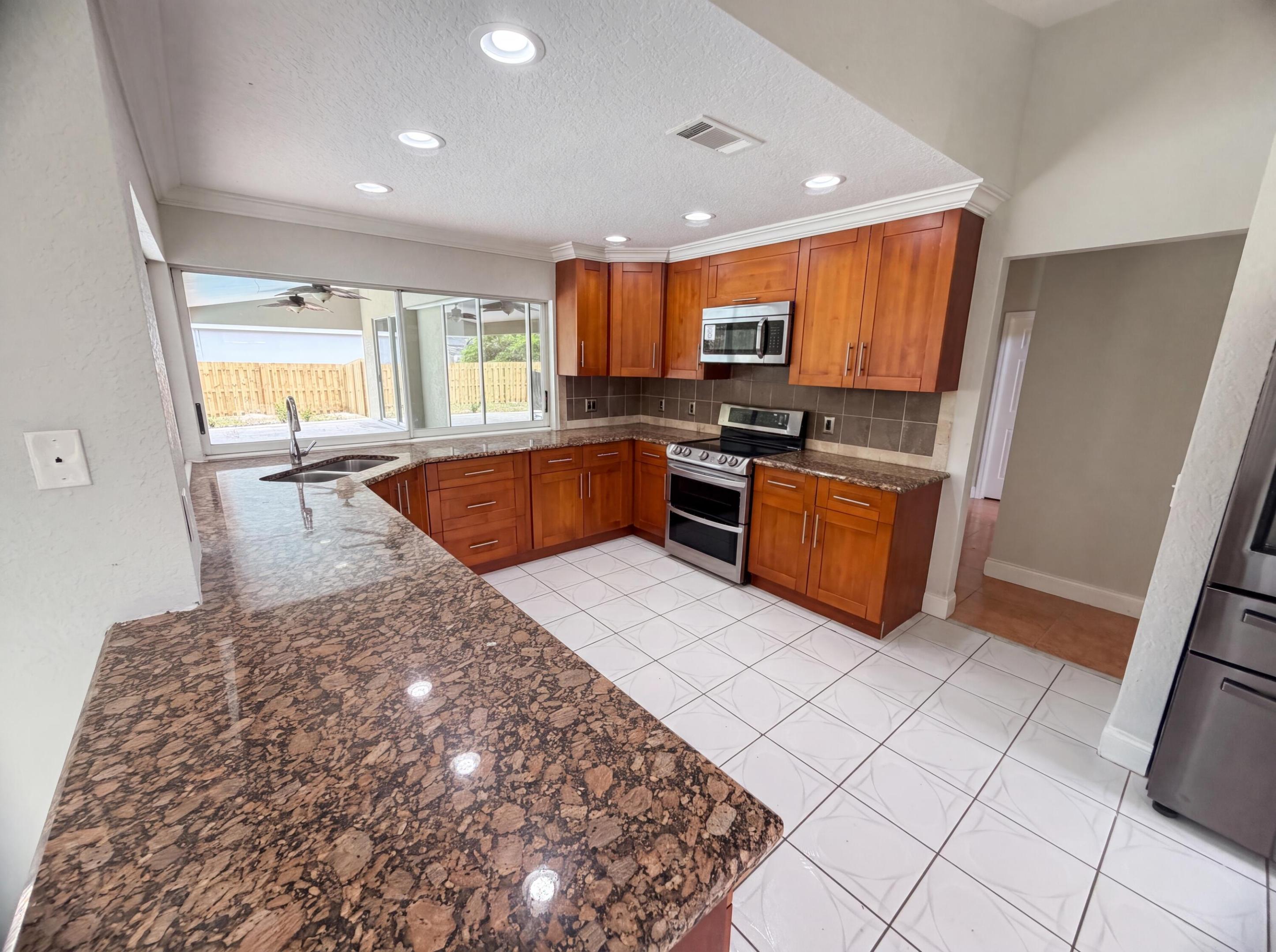 PORT ST LUCIE SECTION 3 - Residential