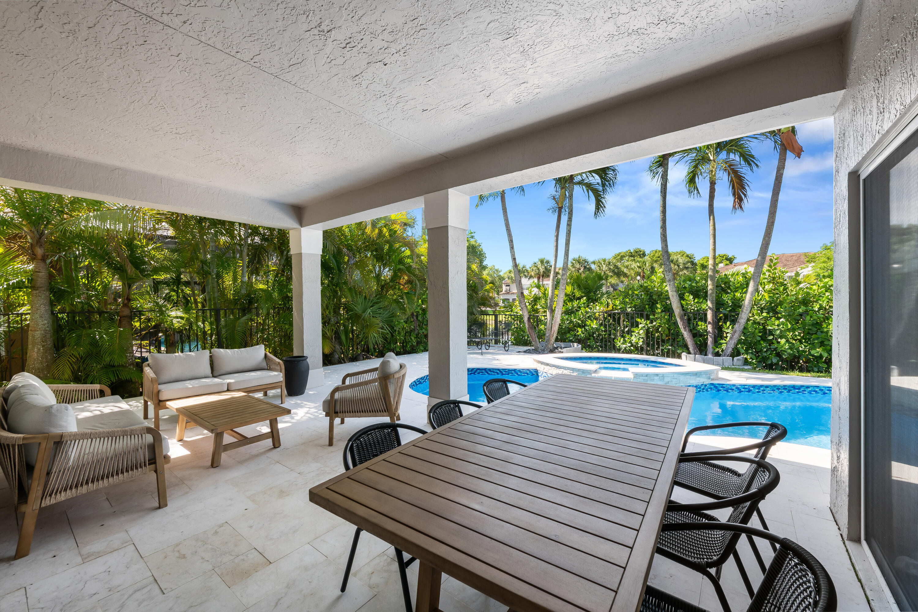 PARKLAND ISLES - Residential