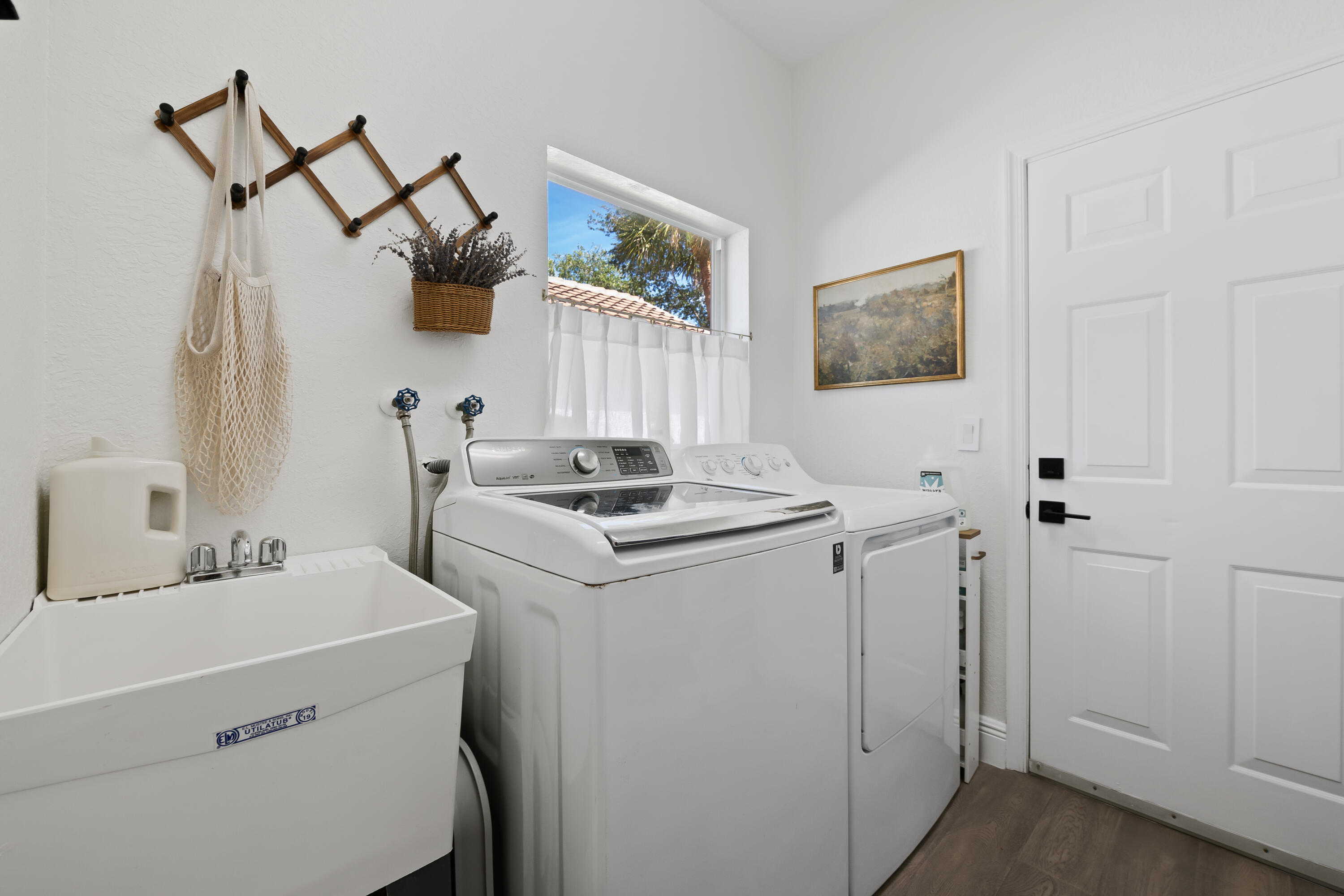 PARKLAND ISLES - Residential