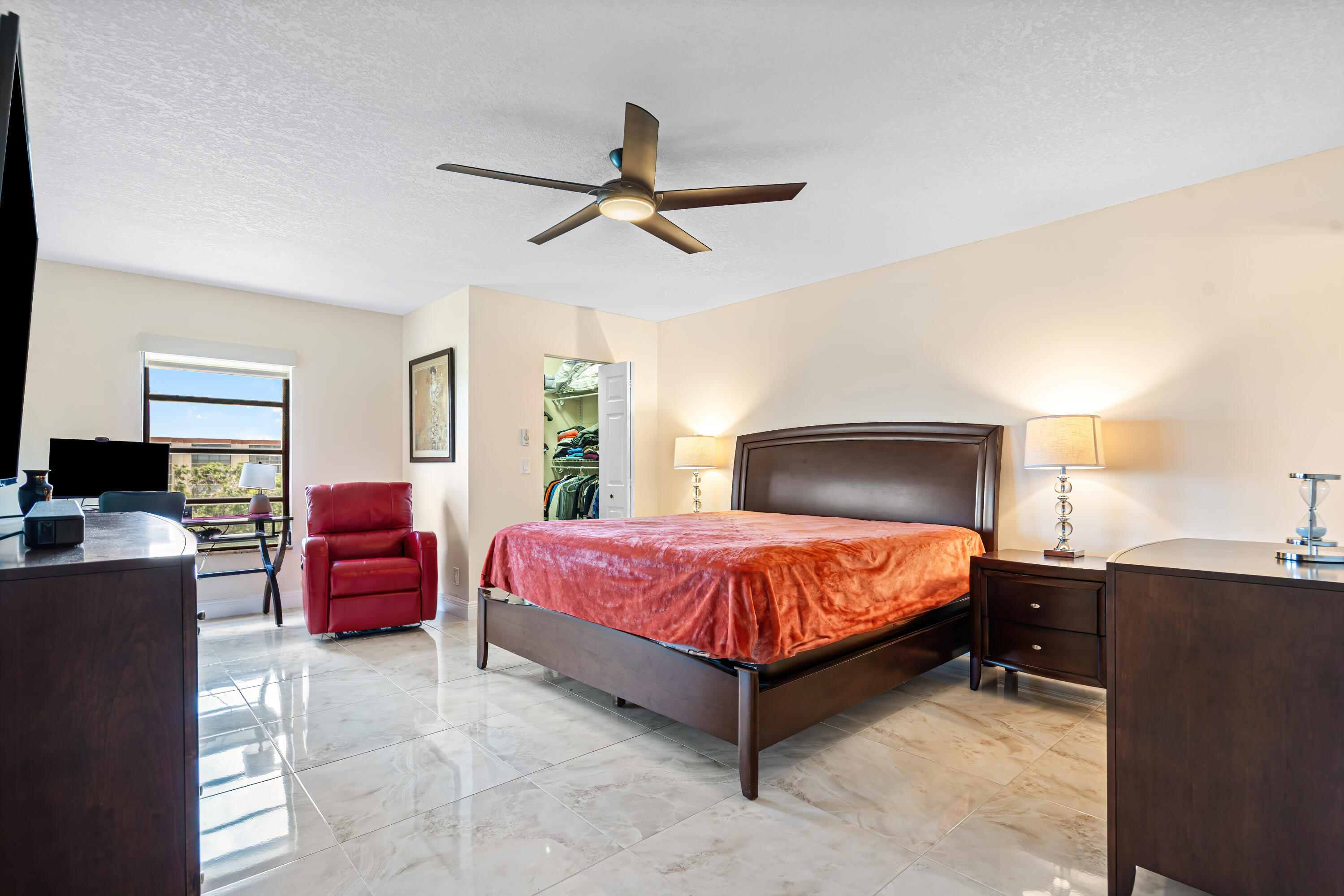 HUNTINGTON LAKES SEC FIVE CONDOS - Residential Lease