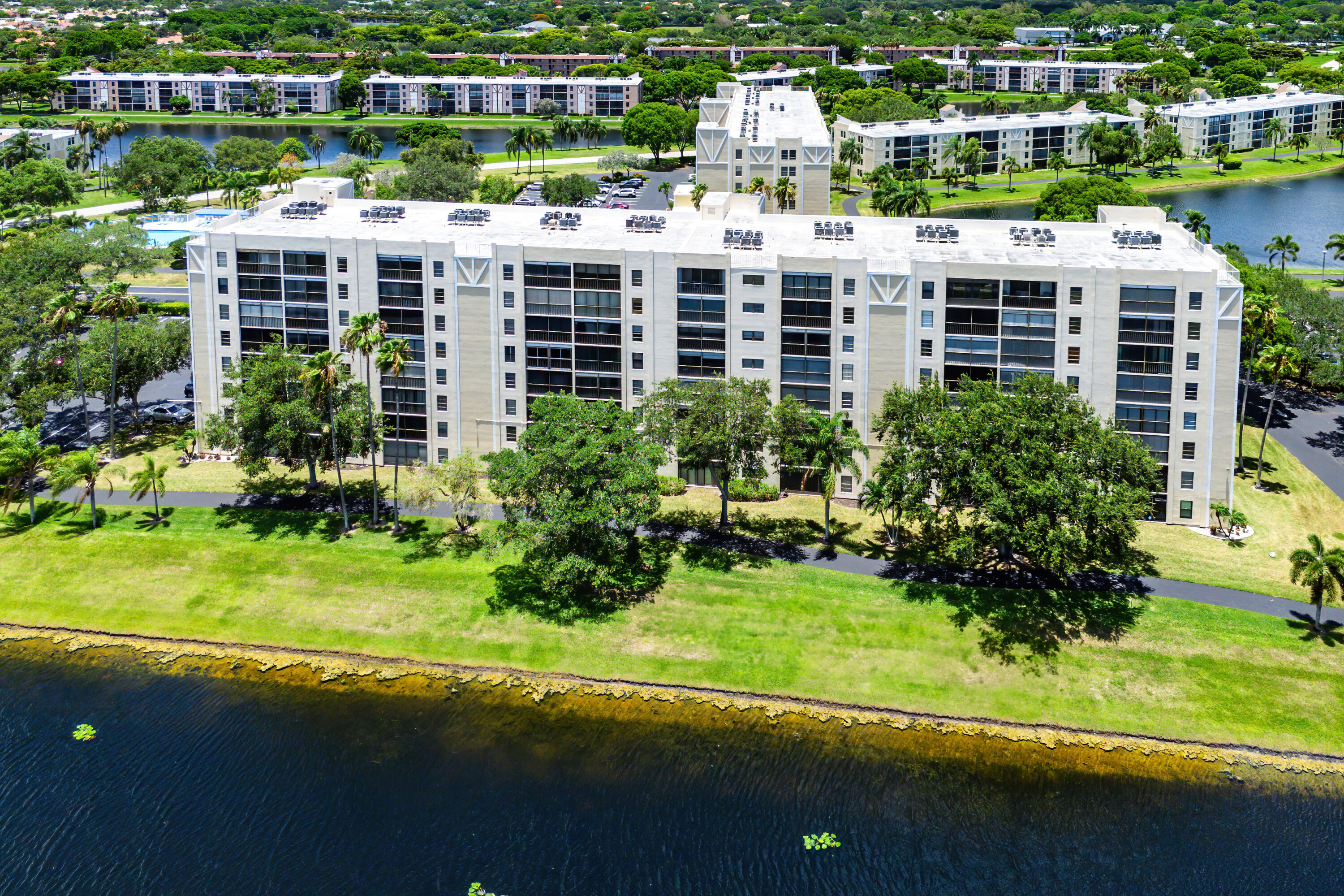 HUNTINGTON LAKES SEC FIVE CONDOS - Residential Lease
