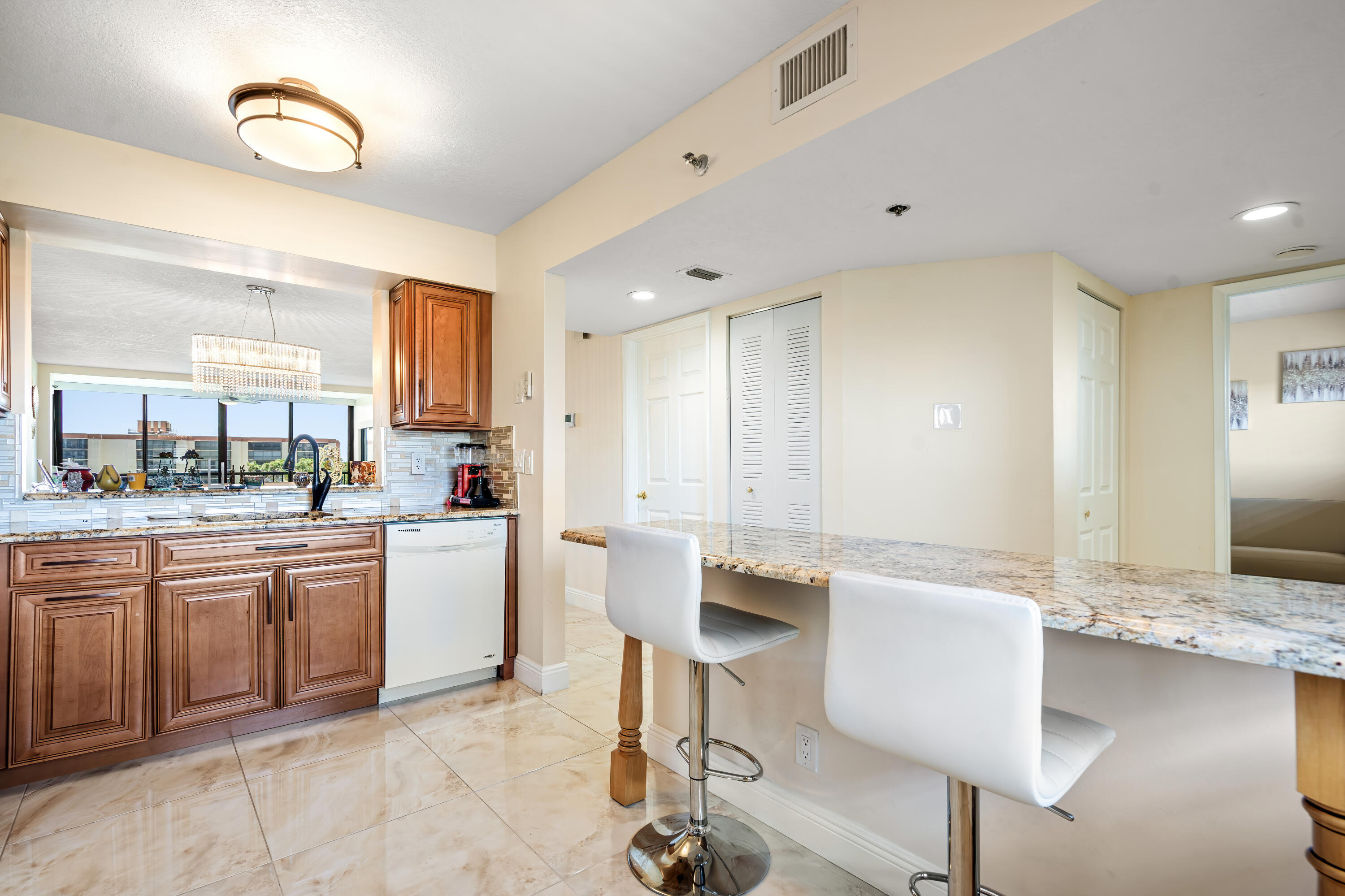 HUNTINGTON LAKES SEC FIVE CONDOS - Residential Lease