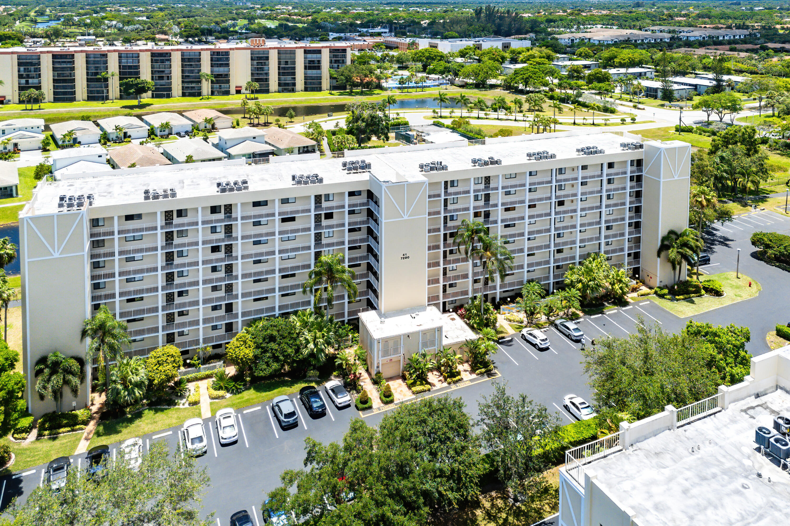 HUNTINGTON LAKES SEC FIVE CONDOS - Residential Lease