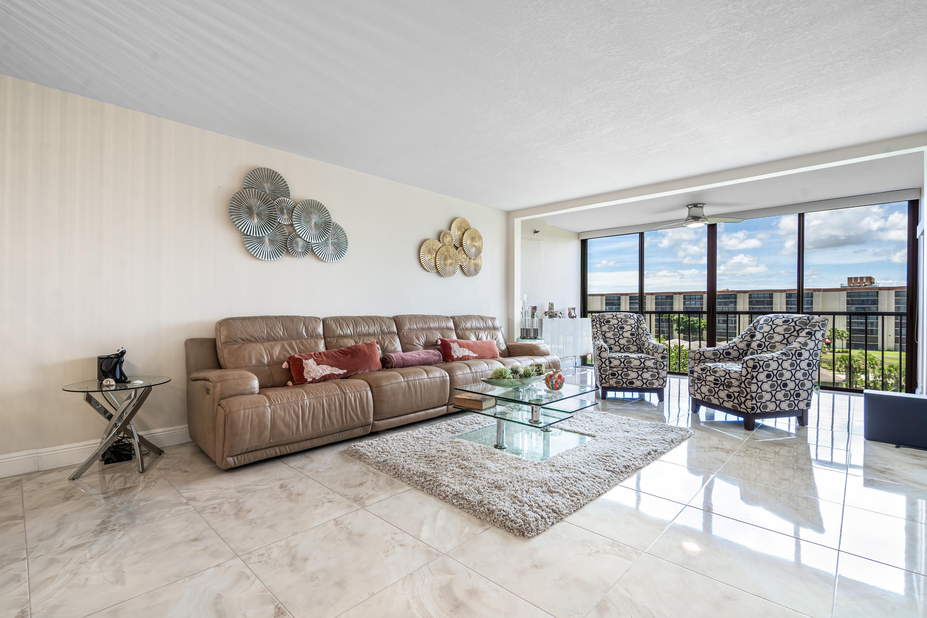HUNTINGTON LAKES SEC FIVE CONDOS - Residential Lease