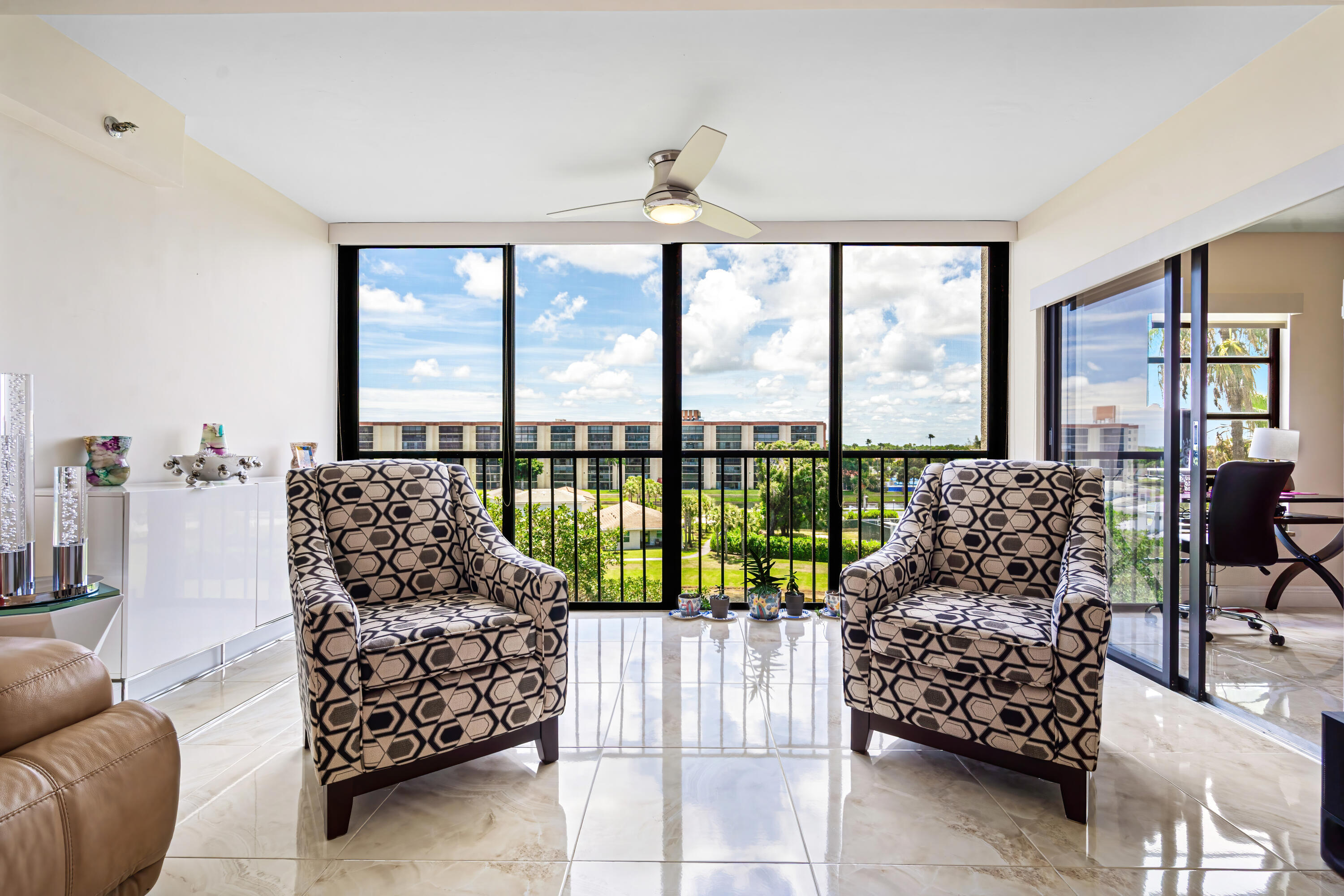 HUNTINGTON LAKES SEC FIVE CONDOS - Residential Lease