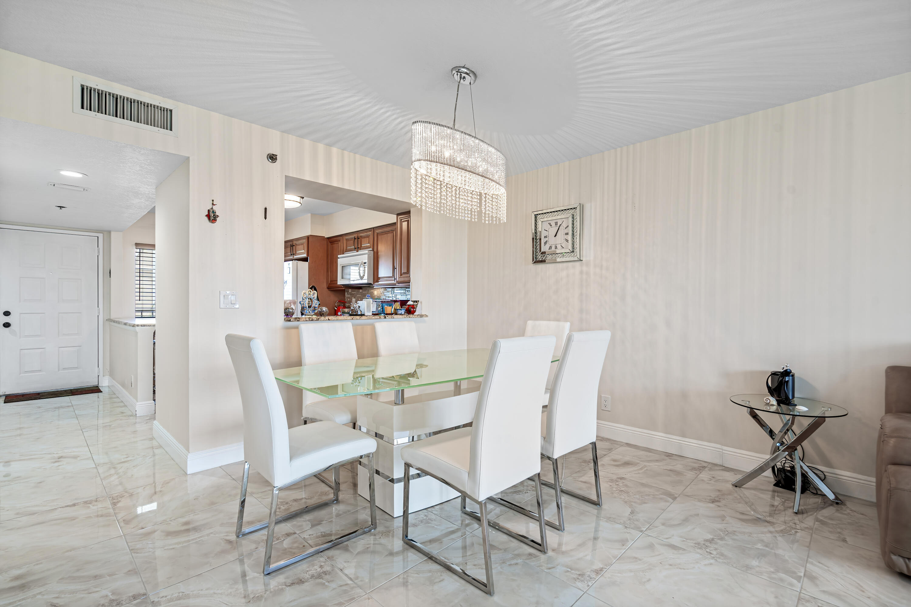 HUNTINGTON LAKES SEC FIVE CONDOS - Residential Lease