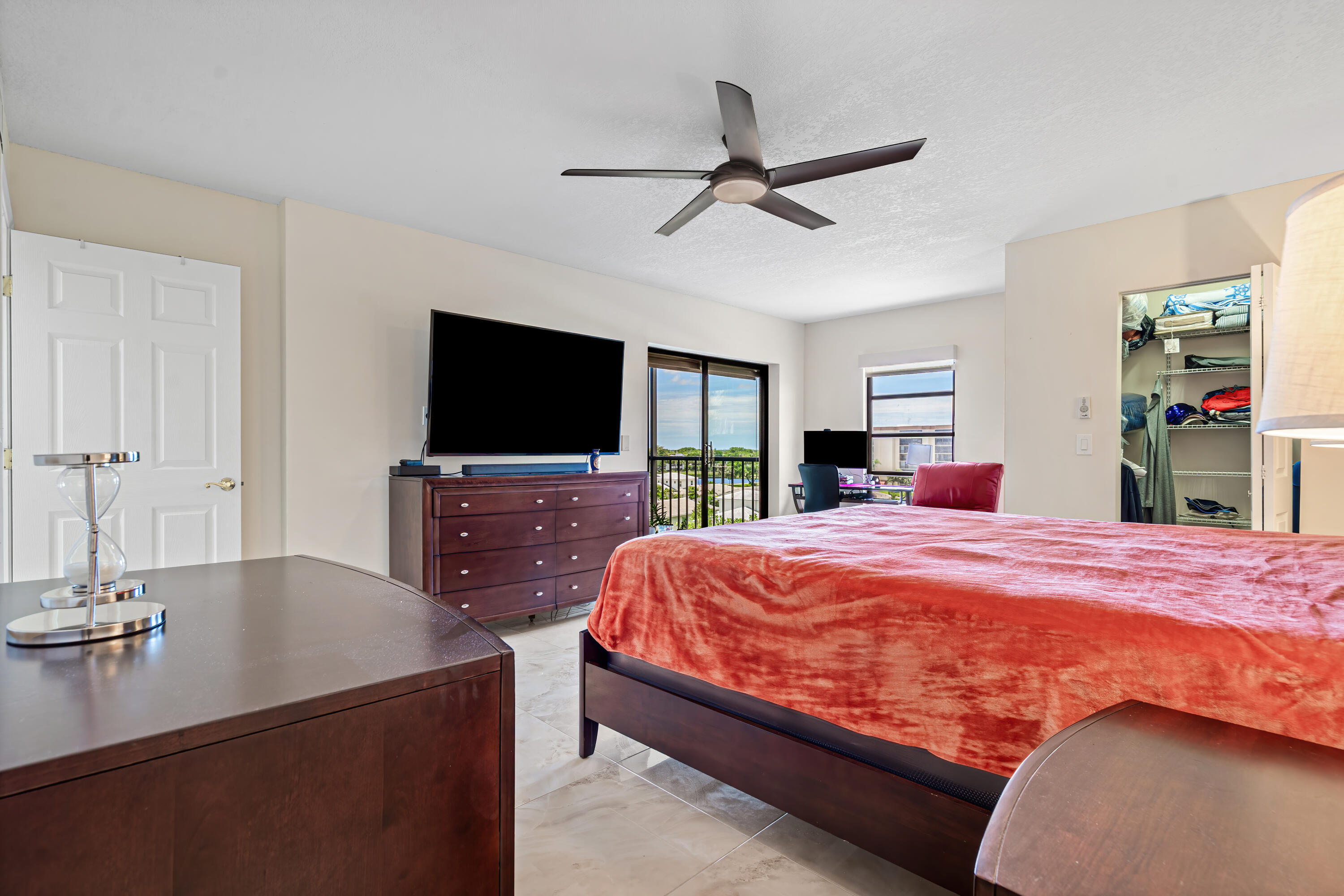 HUNTINGTON LAKES SEC FIVE CONDOS - Residential Lease