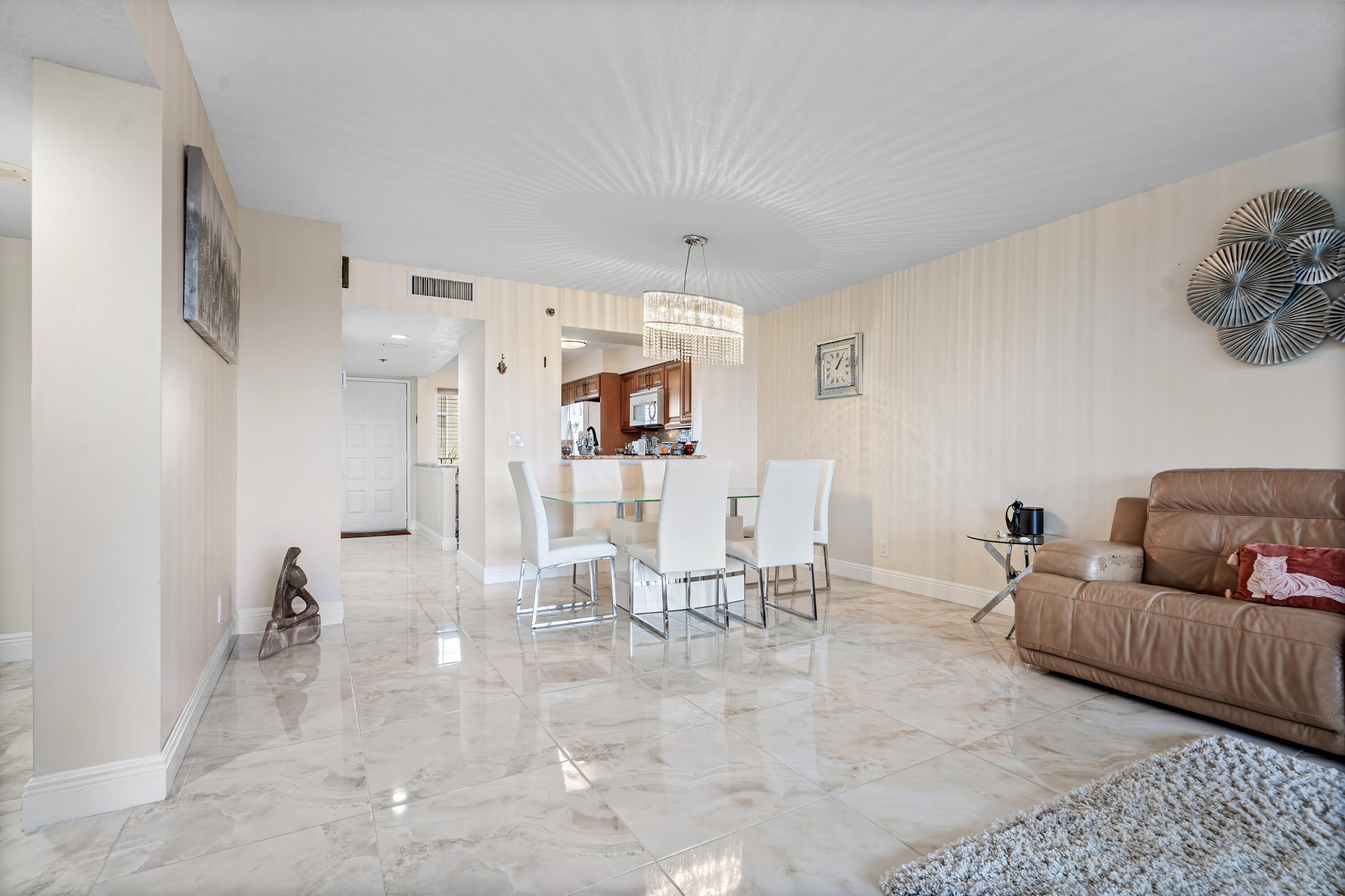 HUNTINGTON LAKES SEC FIVE CONDOS - Residential Lease