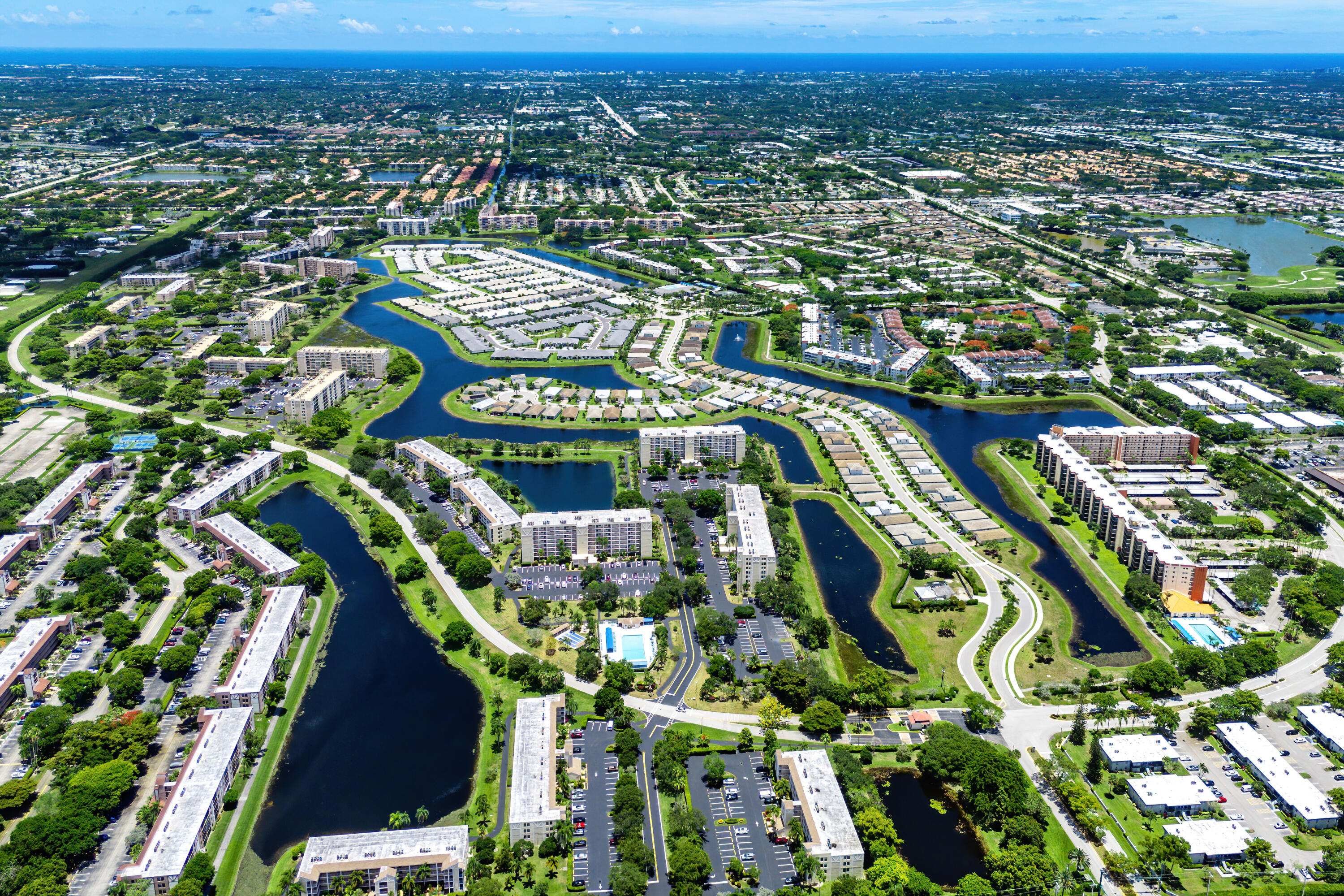 HUNTINGTON LAKES SEC FIVE CONDOS - Residential Lease