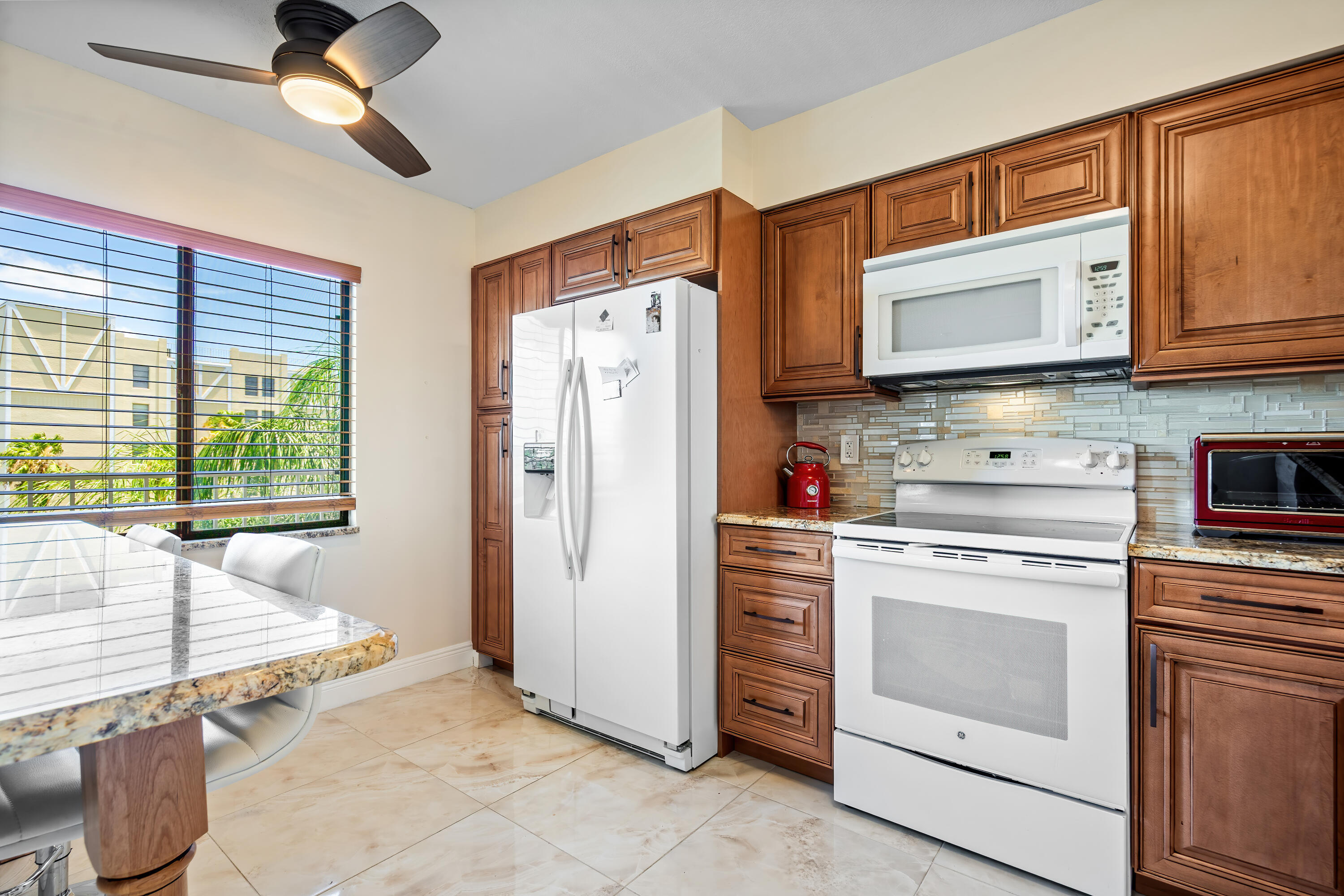 HUNTINGTON LAKES SEC FIVE CONDOS - Residential Lease
