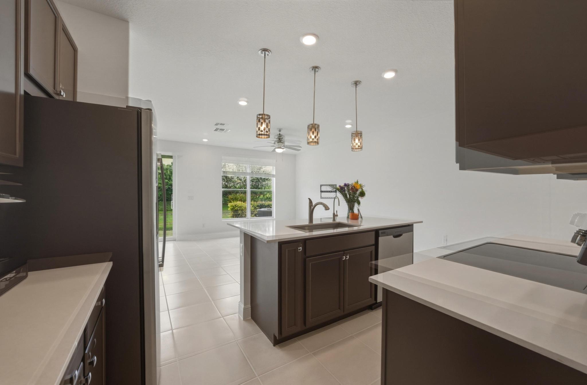 CRYSTAL LAKE 1ST SEC - Residential