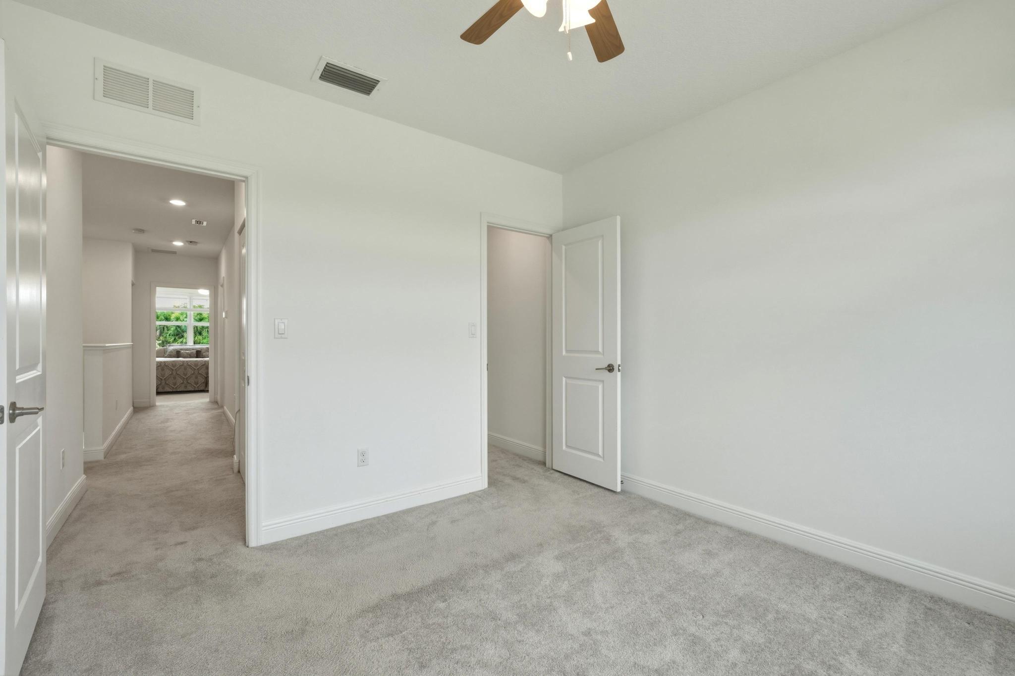 CRYSTAL LAKE 1ST SEC - Residential