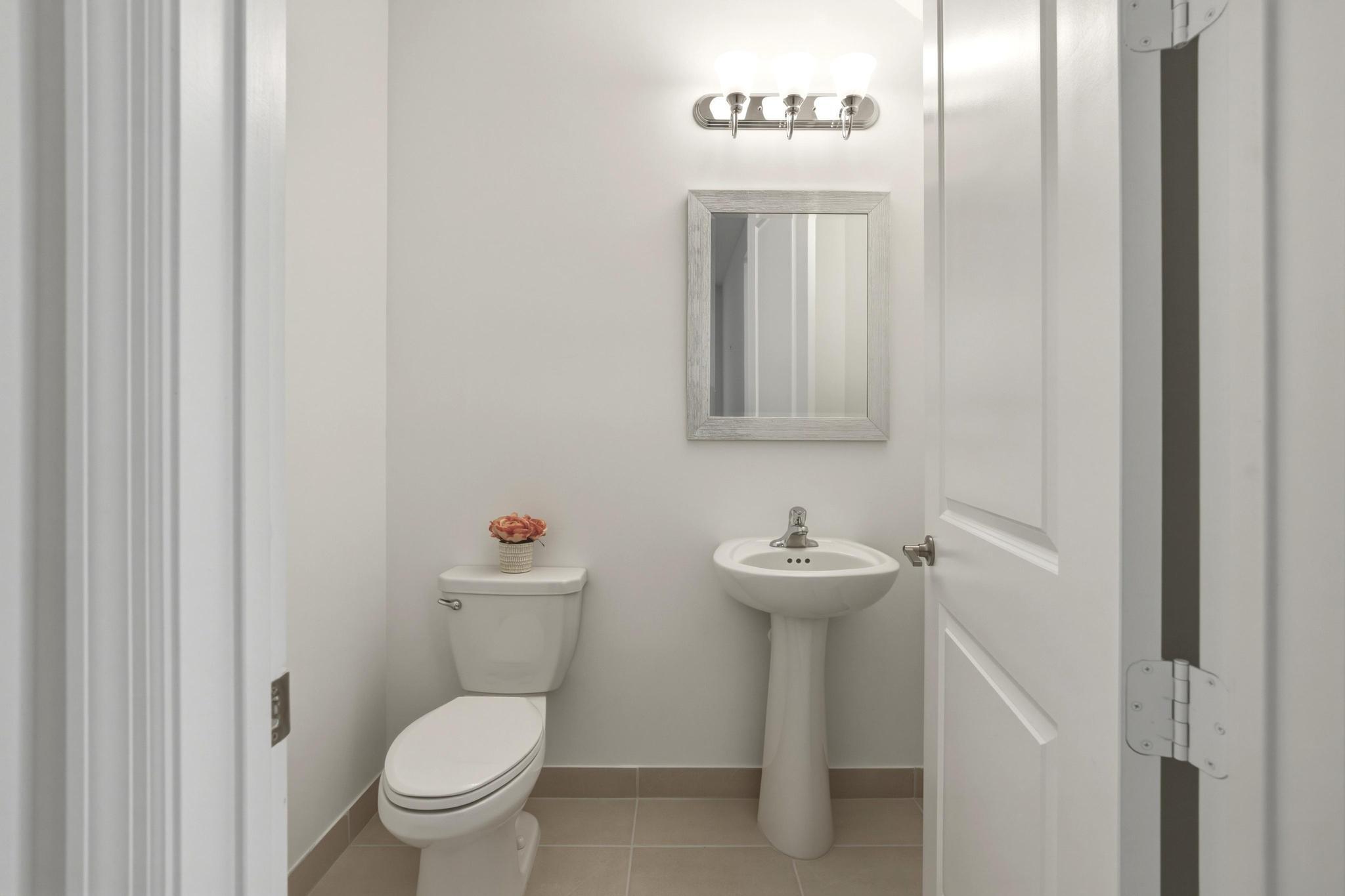 CRYSTAL LAKE 1ST SEC - Residential