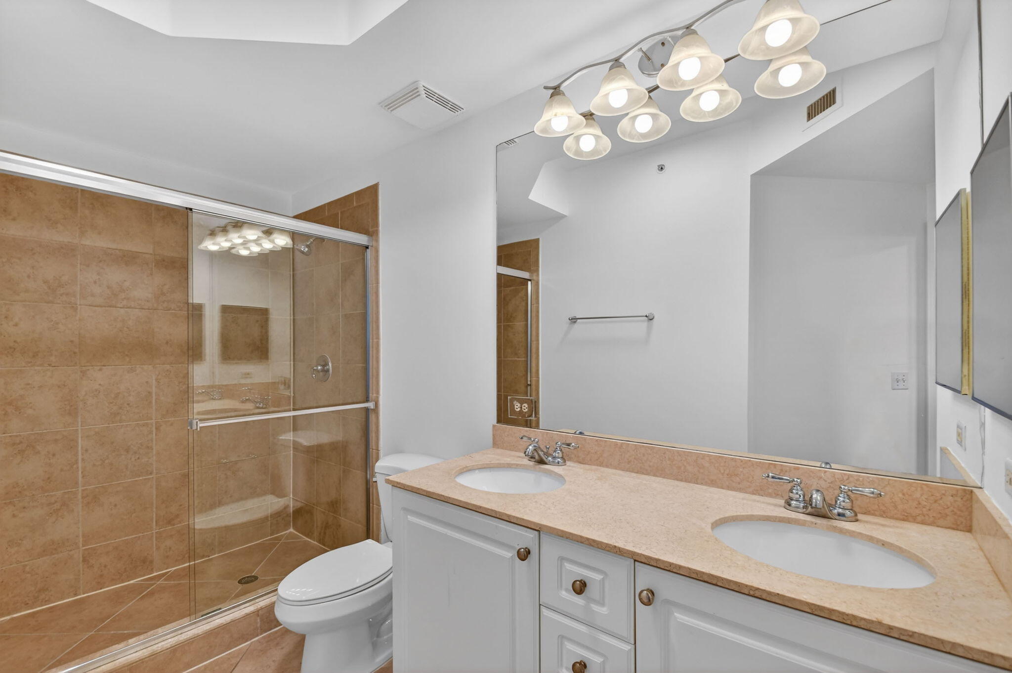 VIZCAYA LAKES CONDO - Residential