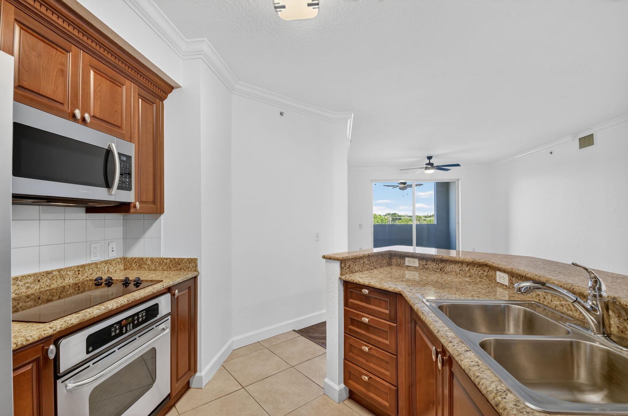 VIZCAYA LAKES CONDO - Residential