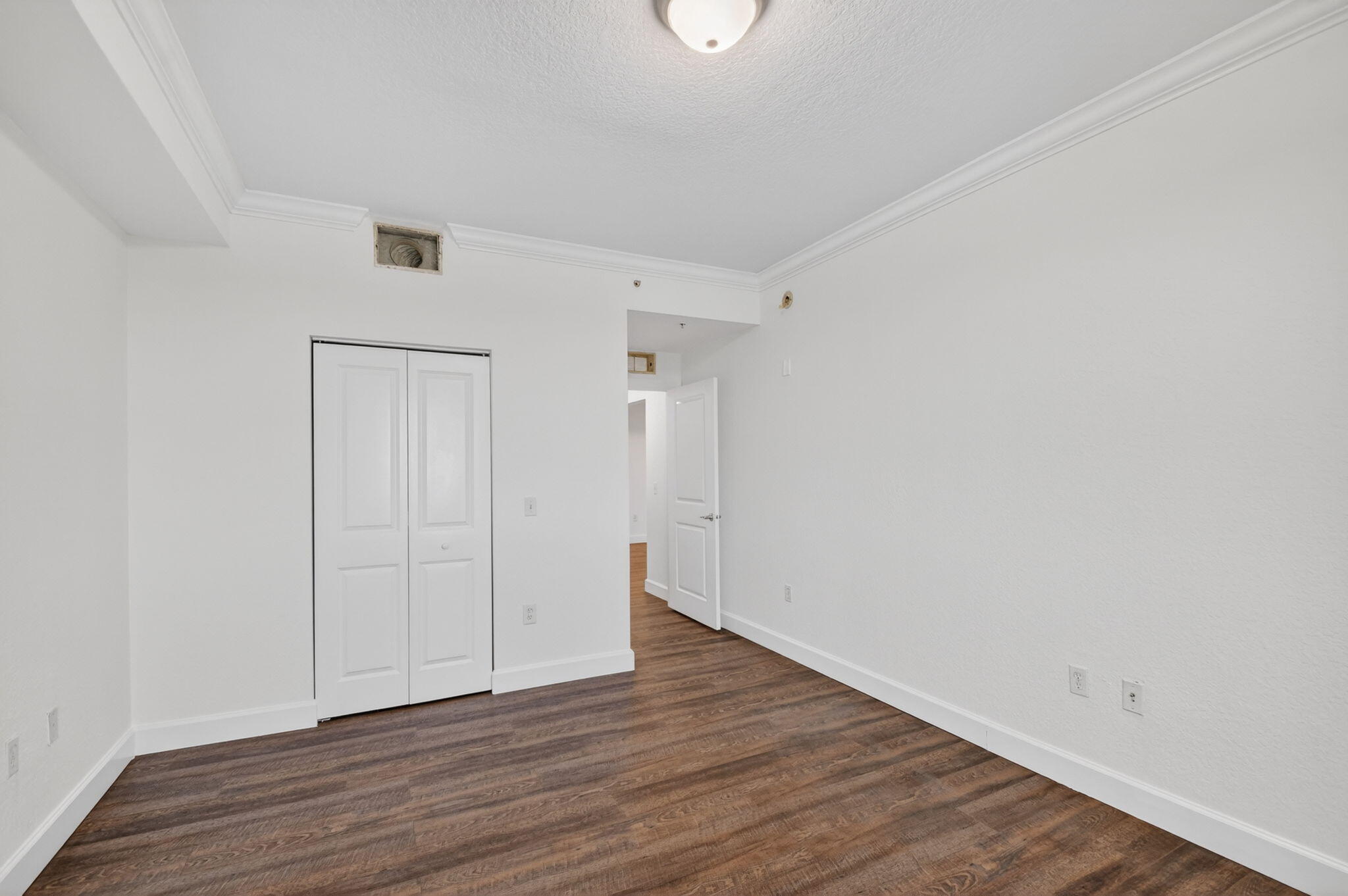 VIZCAYA LAKES CONDO - Residential
