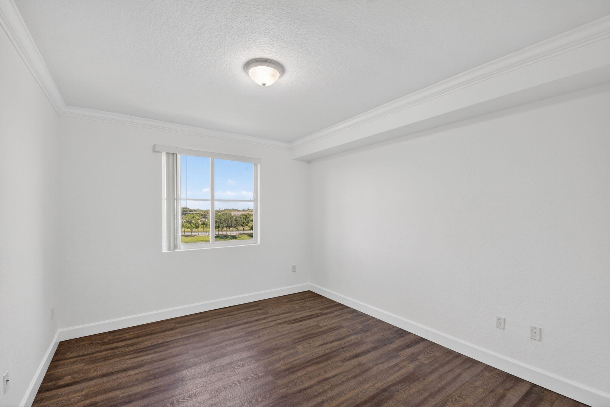 VIZCAYA LAKES CONDO - Residential