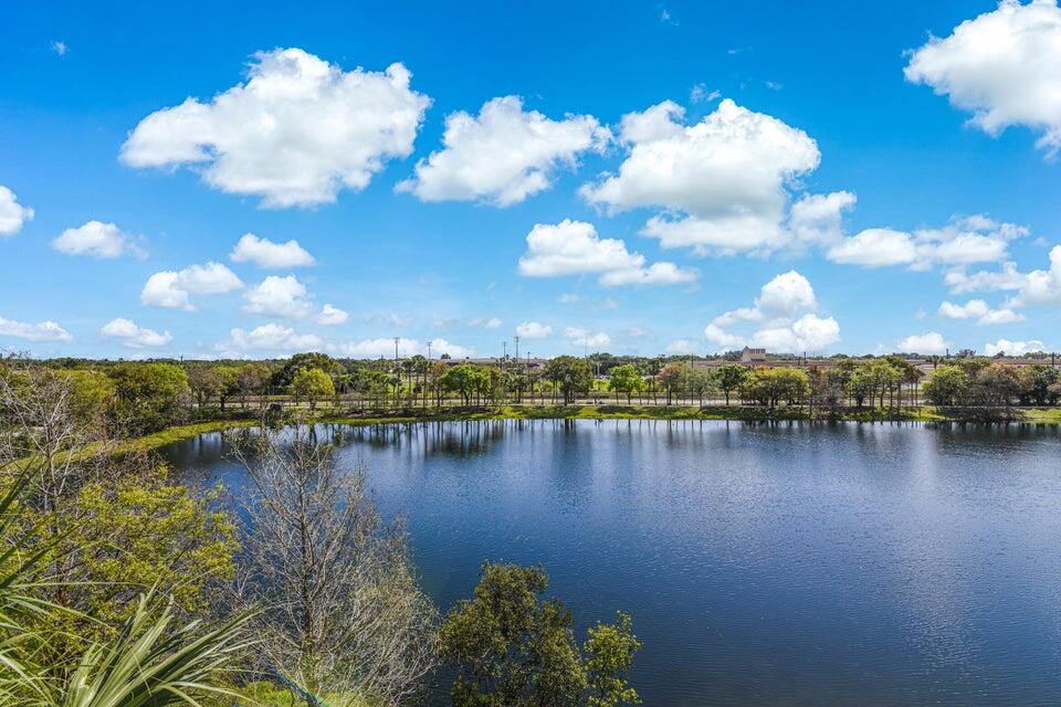 VIZCAYA LAKES CONDO - Residential