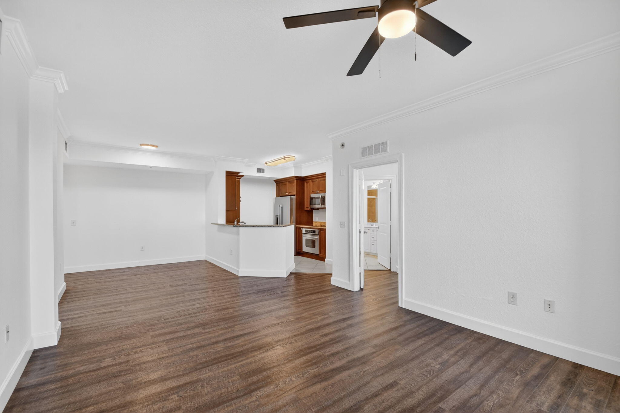 Gorgeous, 2 Bedrooms and 2 Baths condo in Vizcaya Lakes, with relaxing LAKE view, beautiful granite countertop kitchen, and washer & Dryer inside unit. Resort Style Community 2 Gate entrance, with Parking garage 2 spaces plus guest parking. 3 heated pools, exercise room, inside basketball, manager on site, water cable and Internet included on the HOA, Tenant In place. wonderful development. Restaurants and shopping are minutes away, conveniently locate minutes away from I95, and beautiful Beaches.