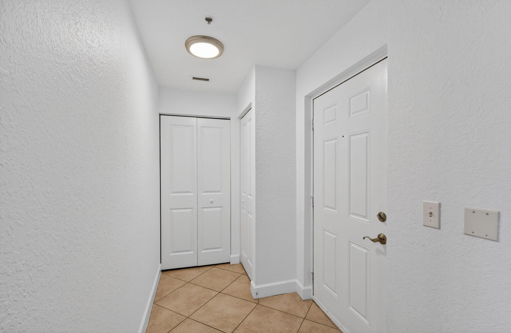 VIZCAYA LAKES CONDO - Residential