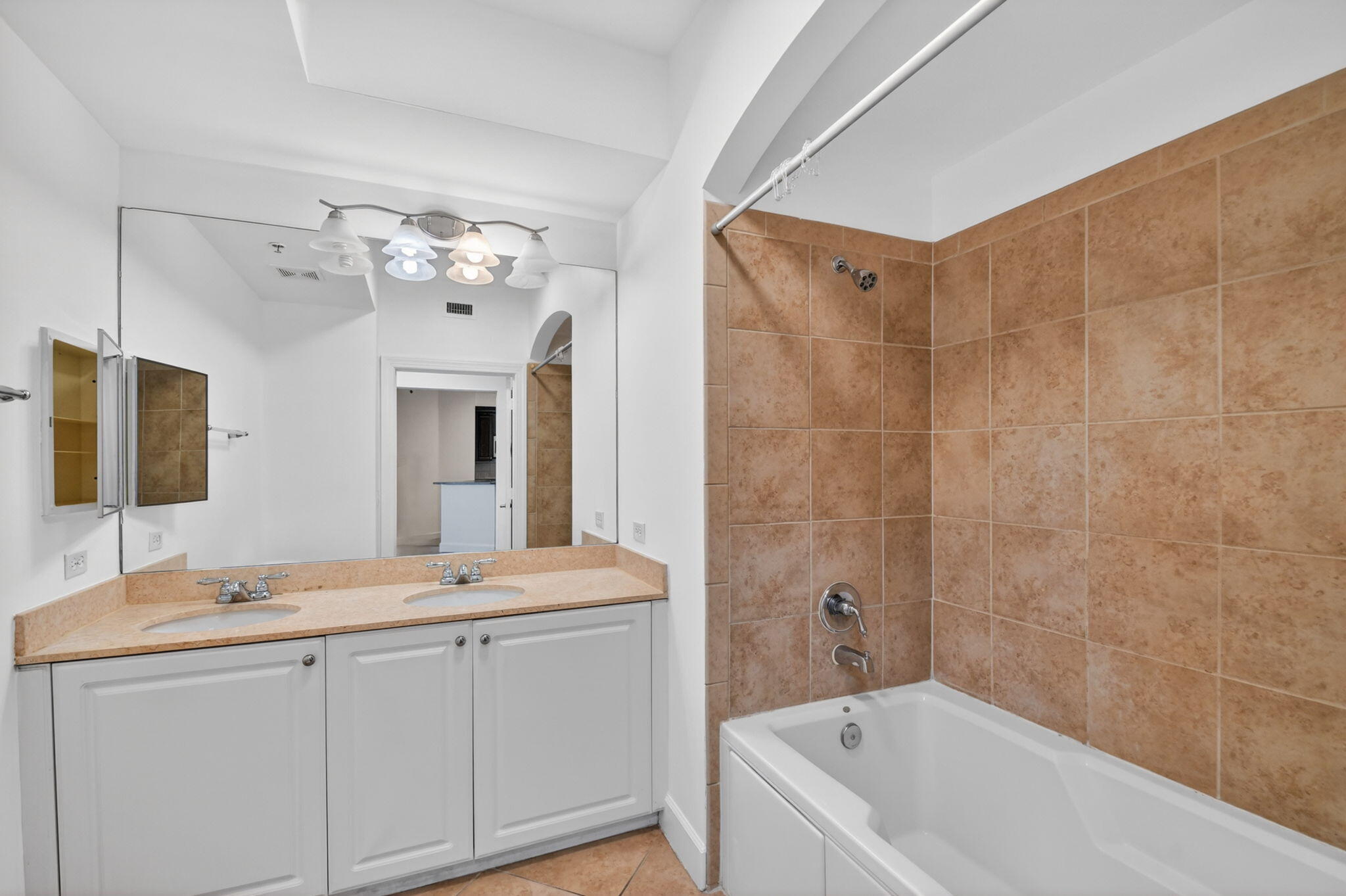 VIZCAYA LAKES CONDO - Residential