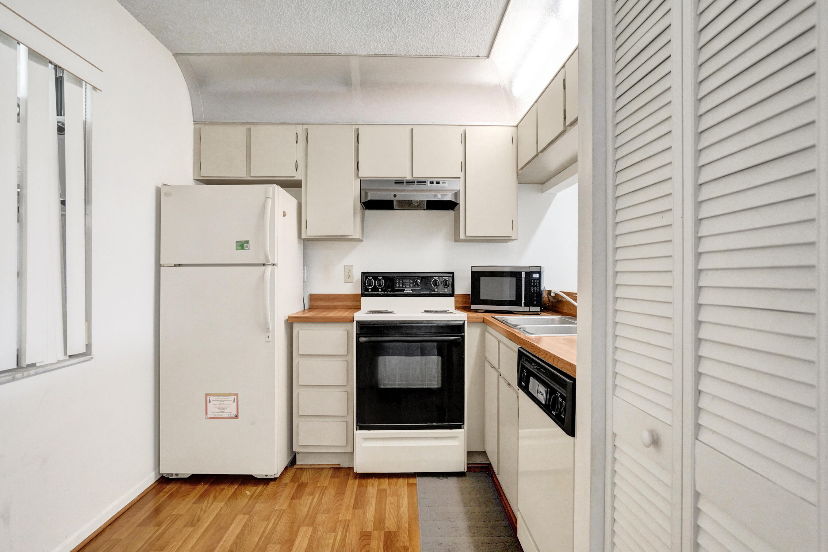PLANTATION RACQUET CLUB - Residential