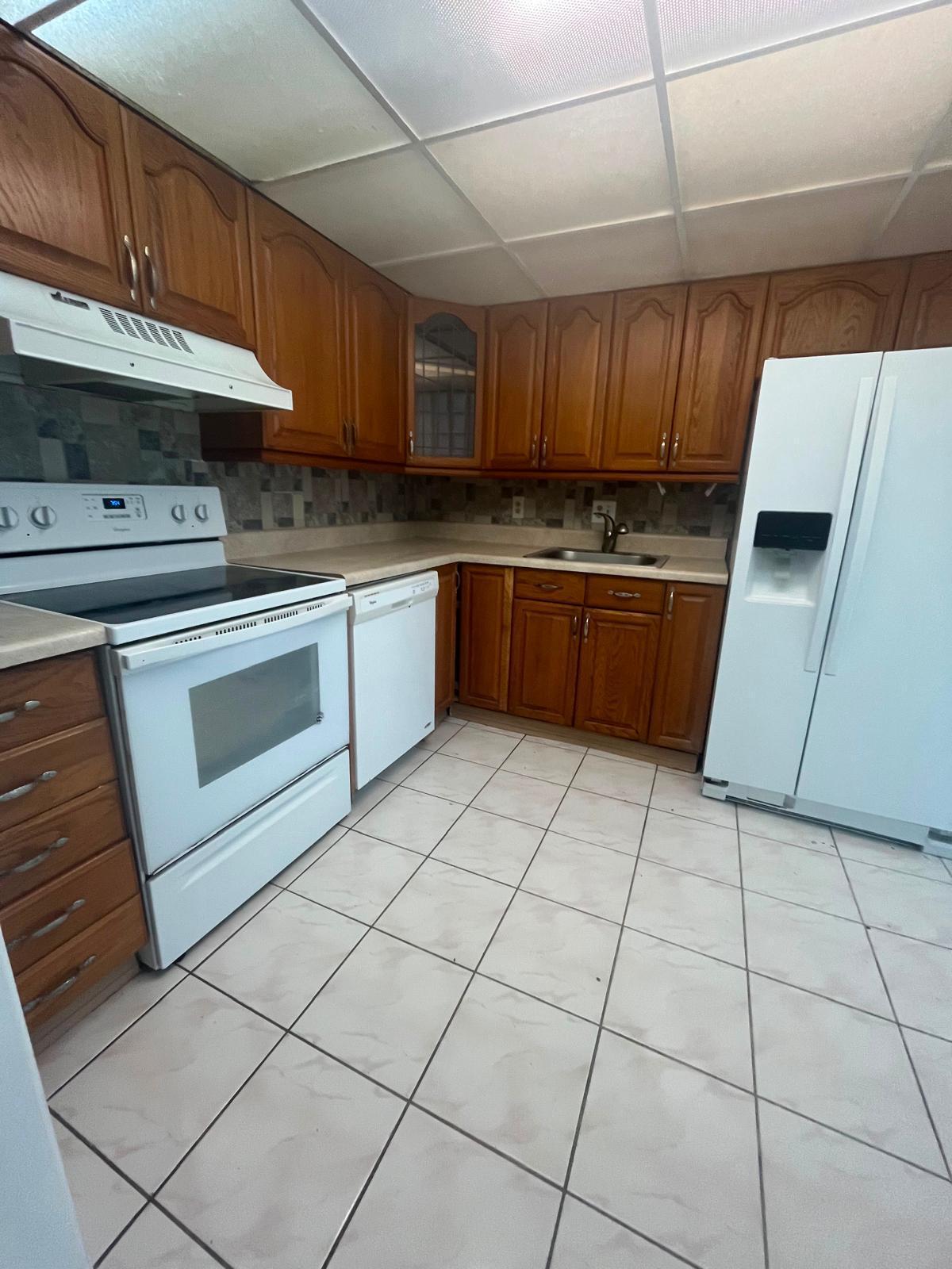 BREAKWATERS OF THE PALM BEACHES CONDO - Residential
